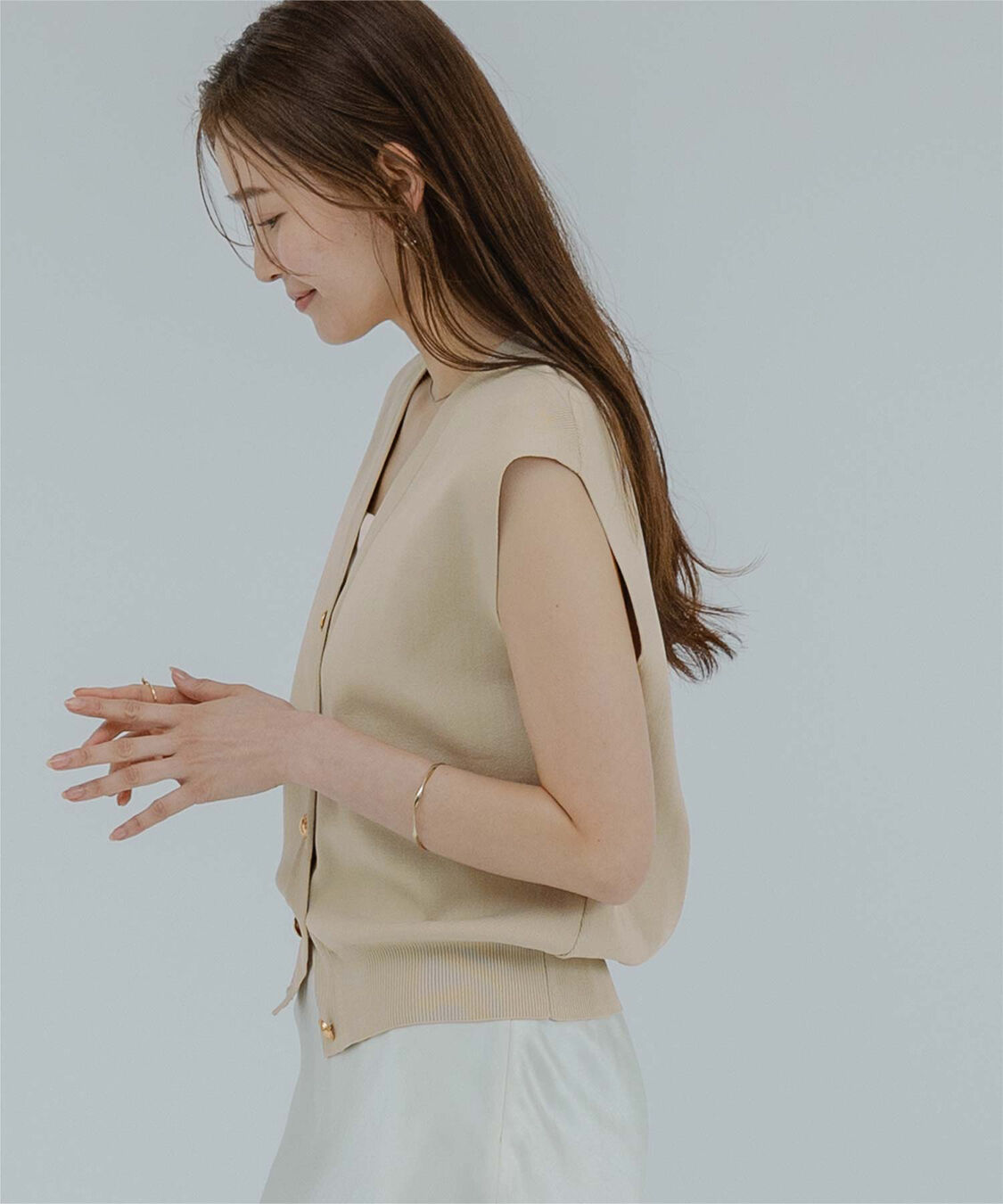 ur's「ゴールド釦コクーンニットベスト」|ニット・セーター|