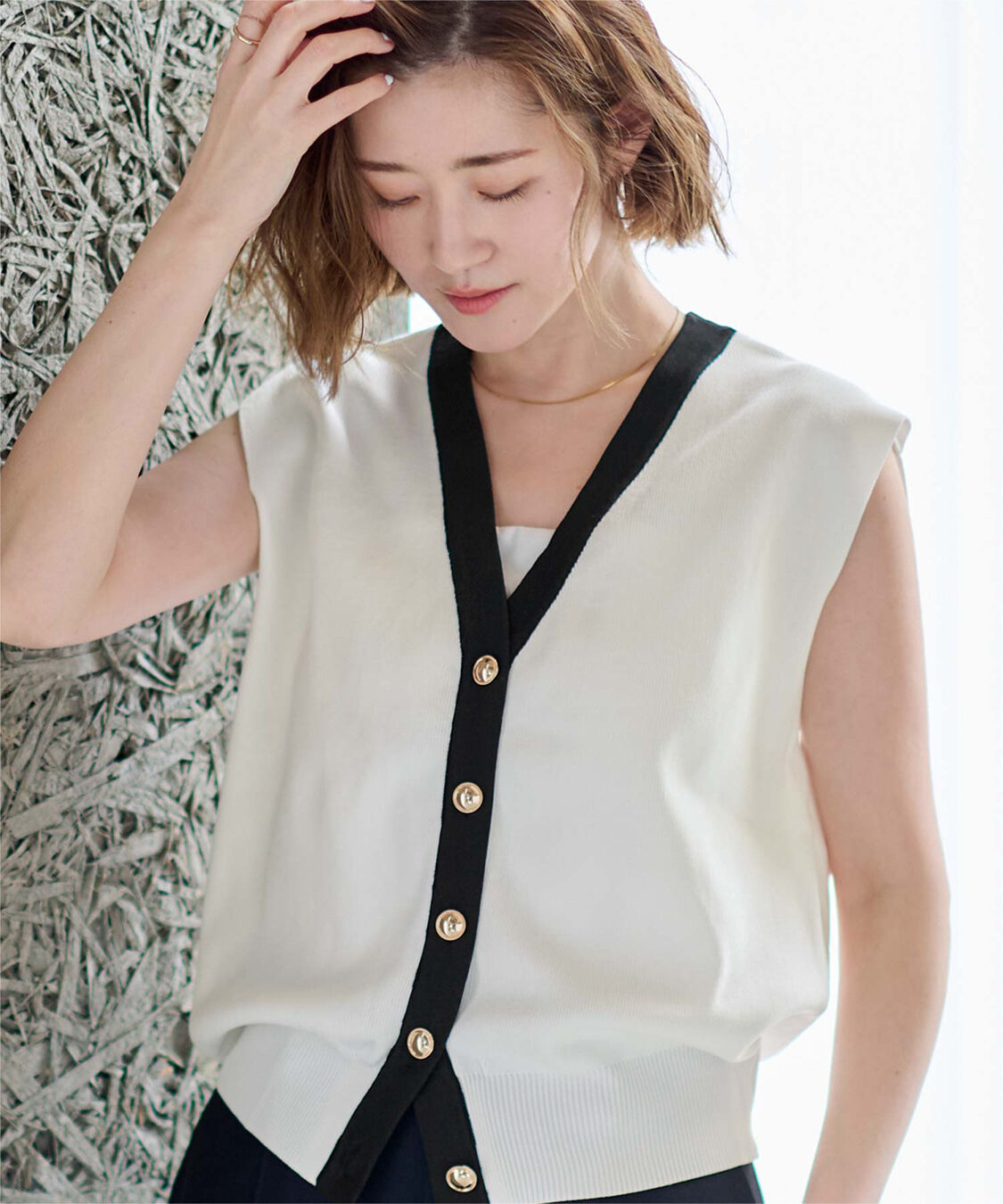 ur's「ゴールド釦コクーンニットベスト」|ニット・セーター|