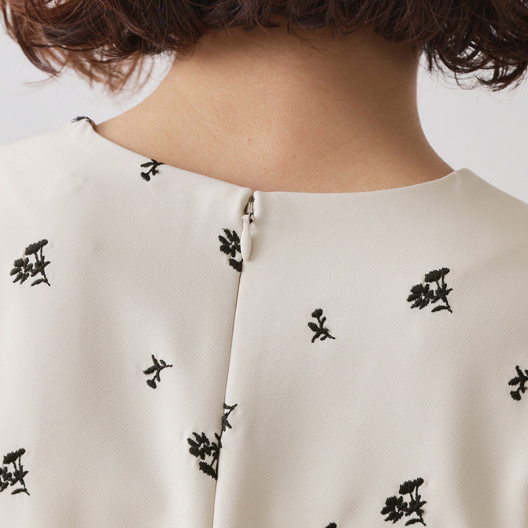 OPAQUE.CLIP「フラワー刺繍ペプラムブラウス【洗濯機OK】」|シャツ・ブラウス|