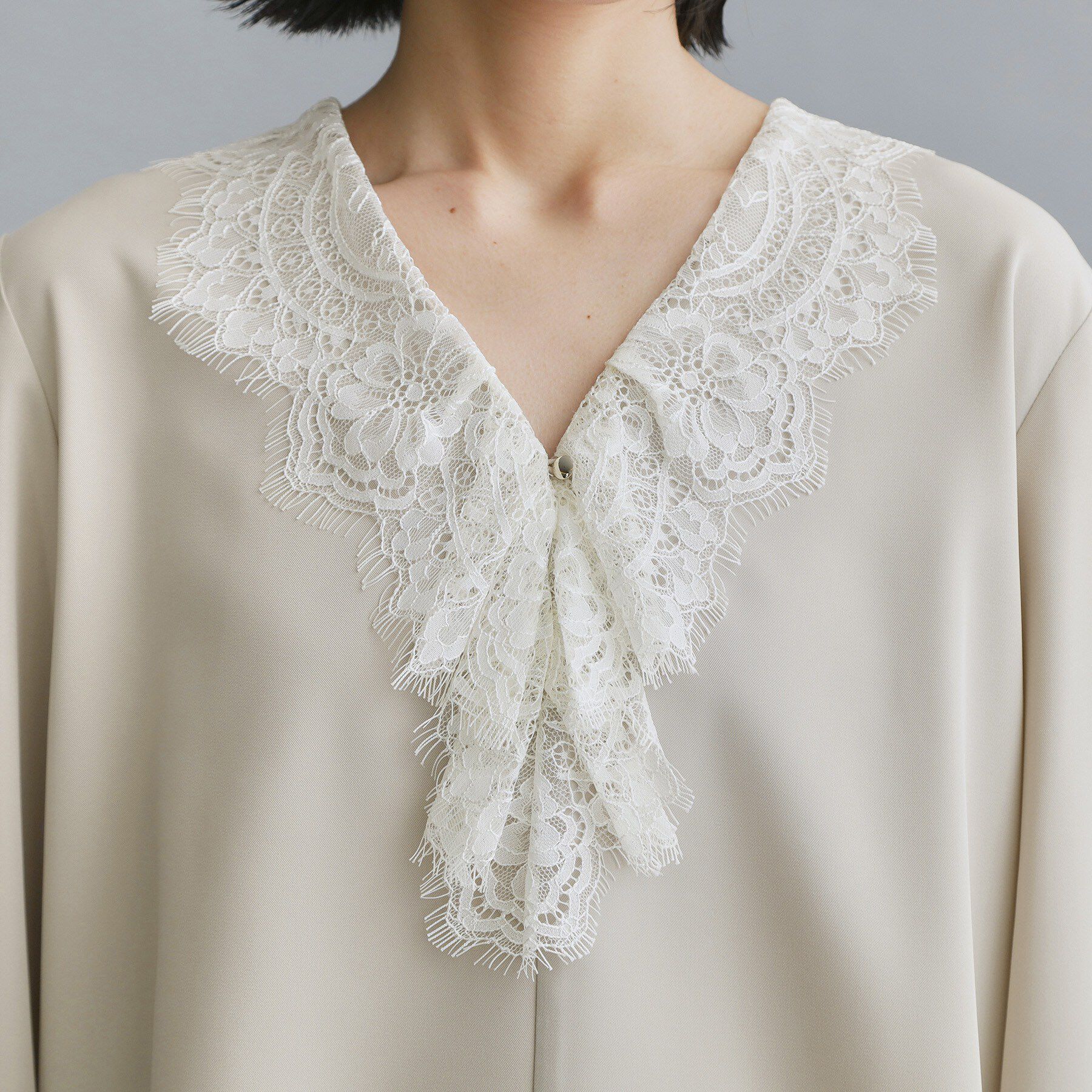 OPAQUE.CLIP「【es】ヒゲレースVネックブラウス【洗濯機OK】」|シャツ・ブラウス|