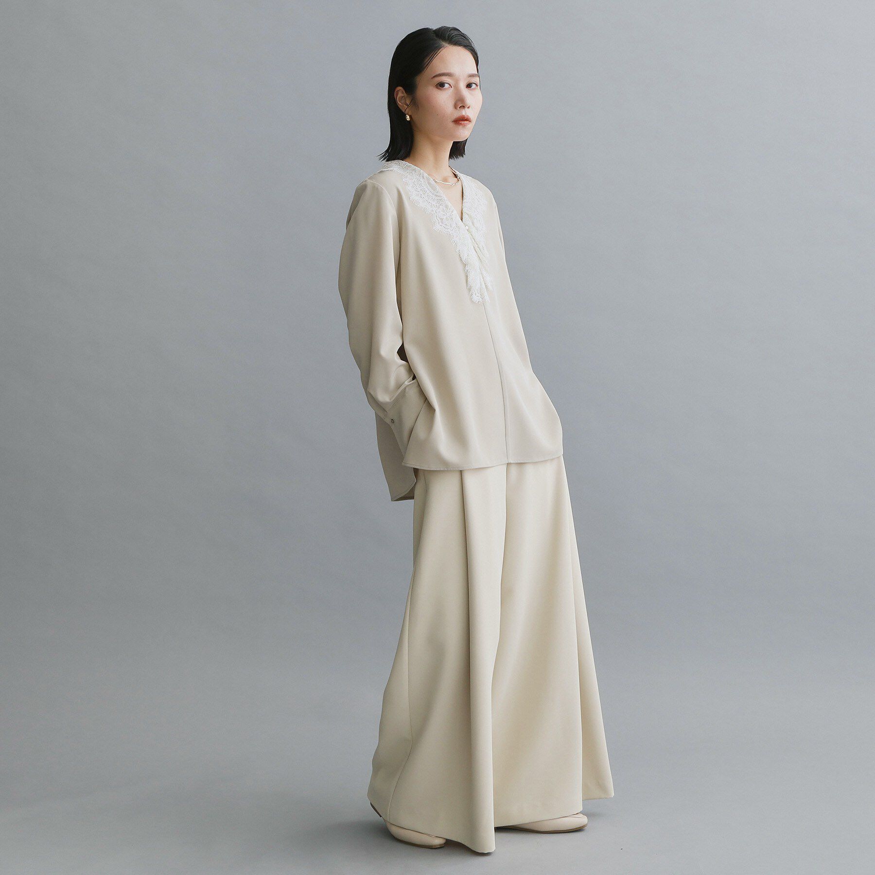 OPAQUE.CLIP「【es】ヒゲレースVネックブラウス【洗濯機OK】」|シャツ・ブラウス|