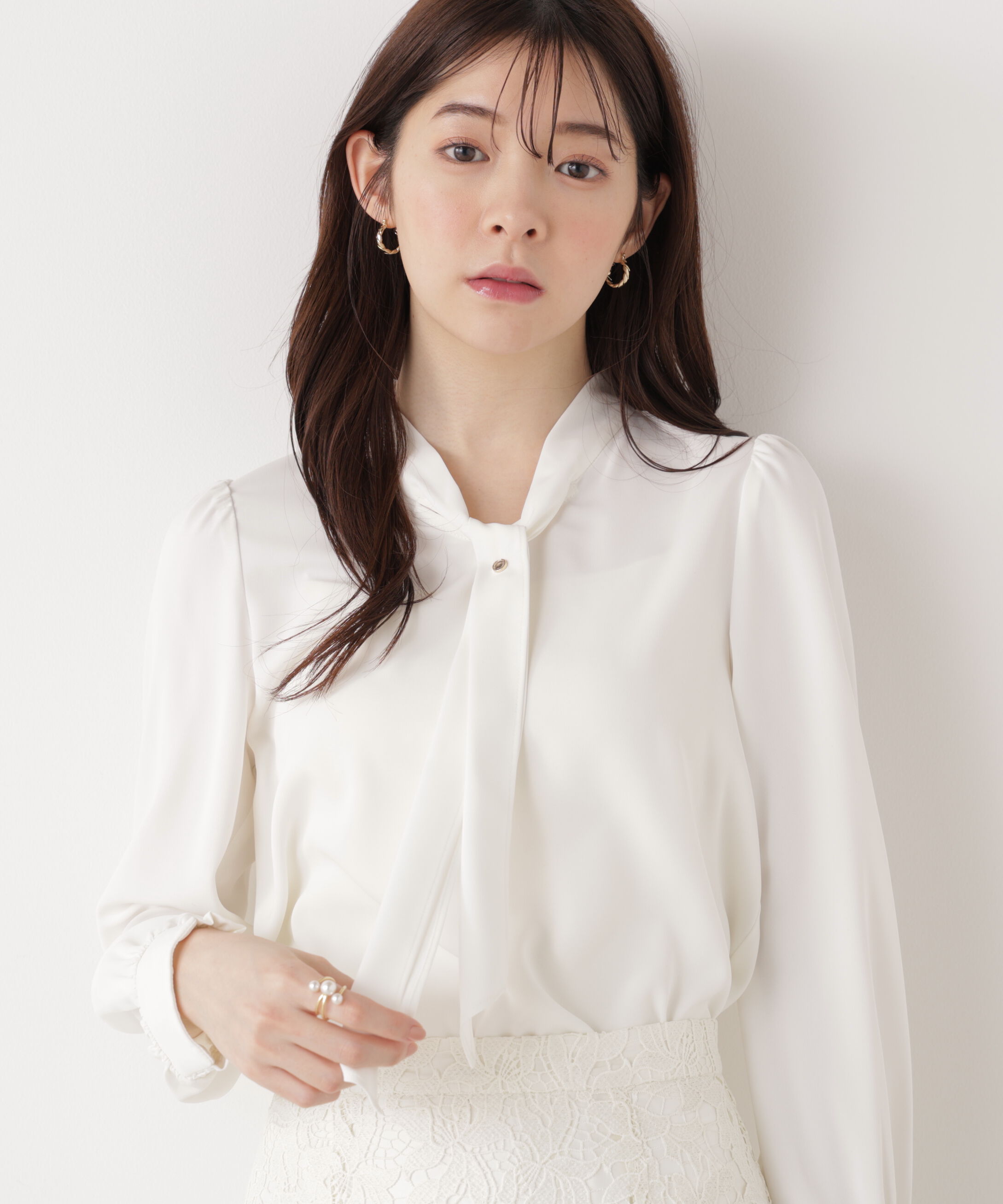 PROPORTION BODY DRESSING「キラ釦ボウタイブラウス　26SS」|シャツ・ブラウス|ホワイト