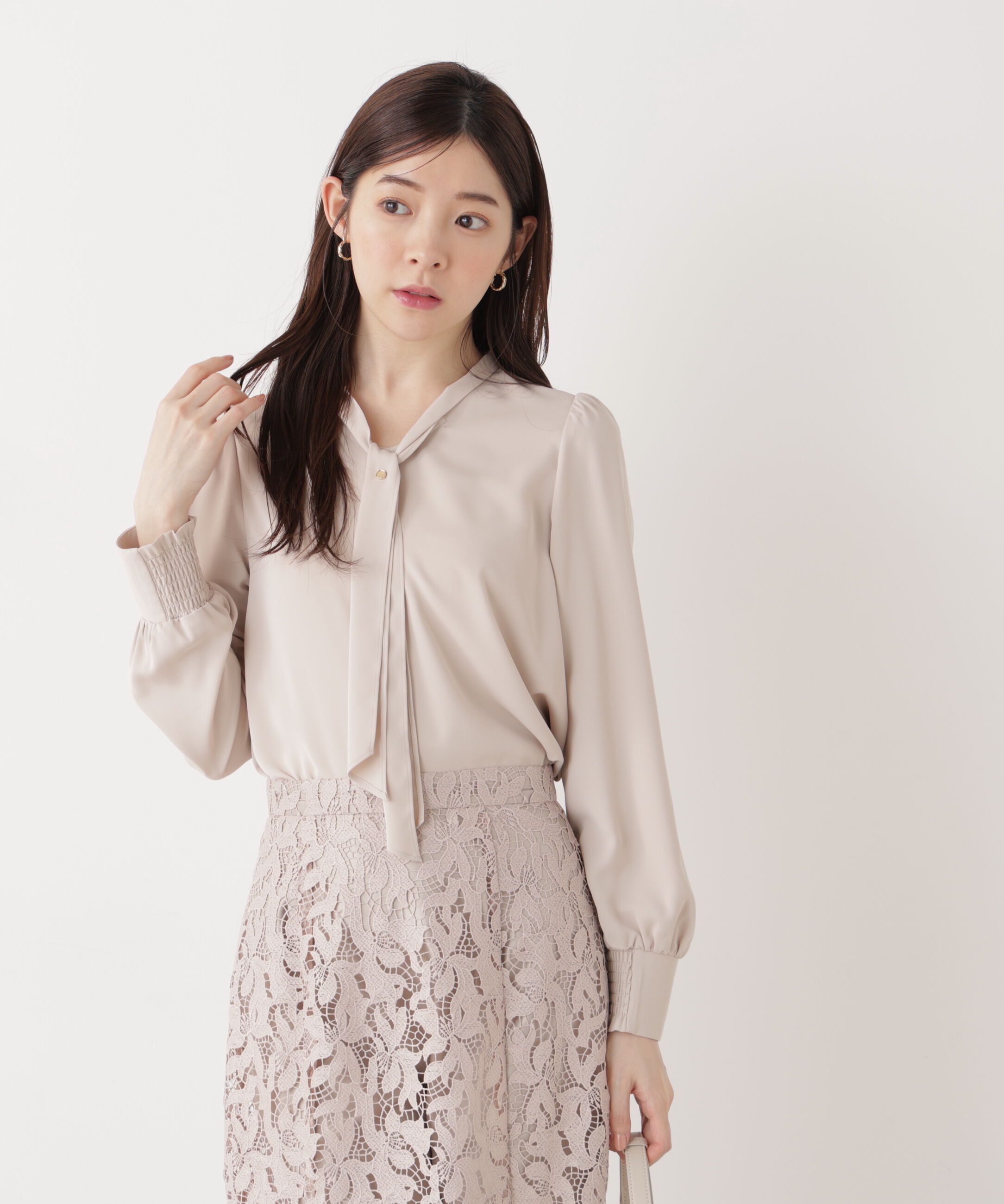 PROPORTION BODY DRESSING「キラ釦ボウタイブラウス　26SS」|シャツ・ブラウス|