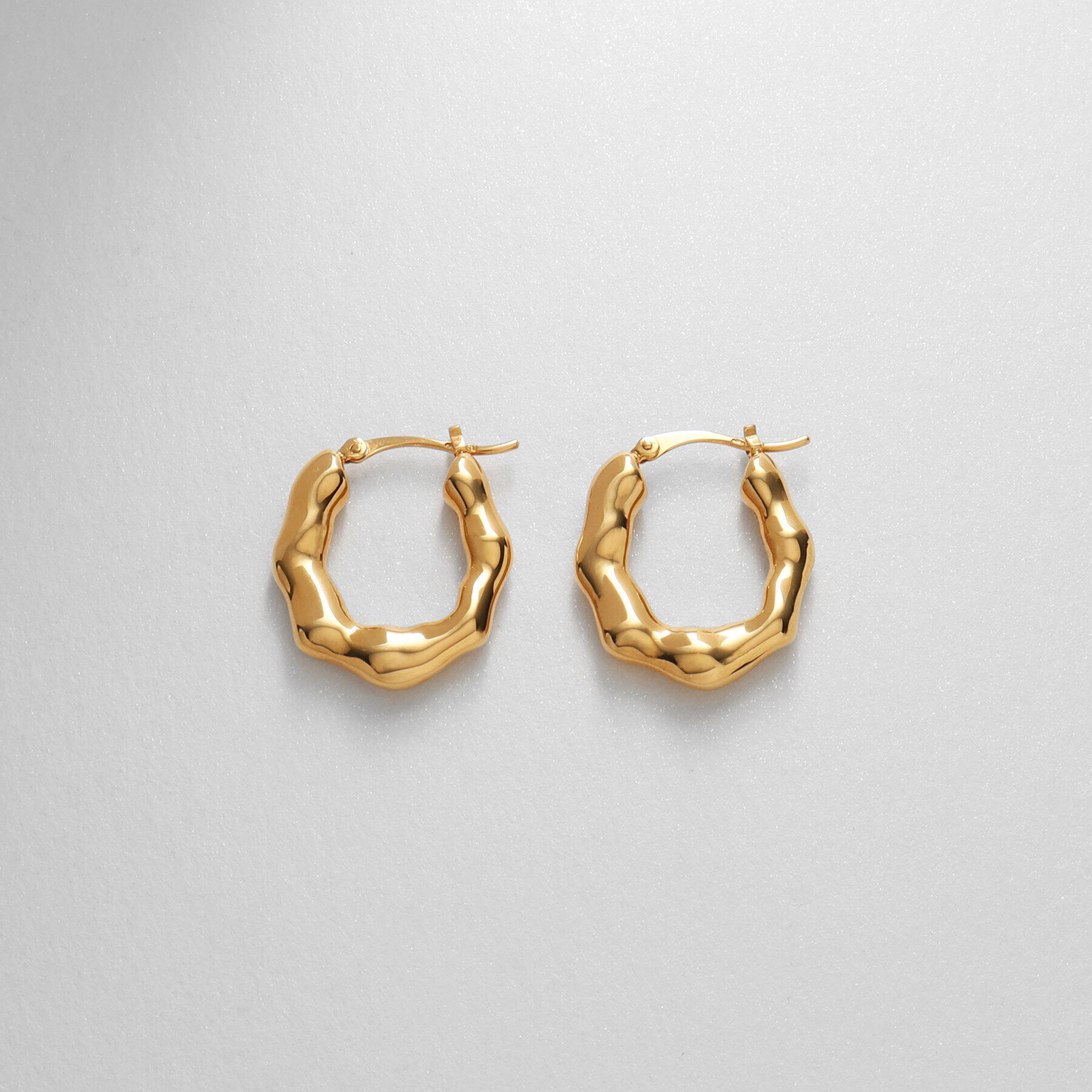 COCOSHNIK ONKITSCH「シルバー ニュアンスピアス オーバルフープ GP」|ピアス|