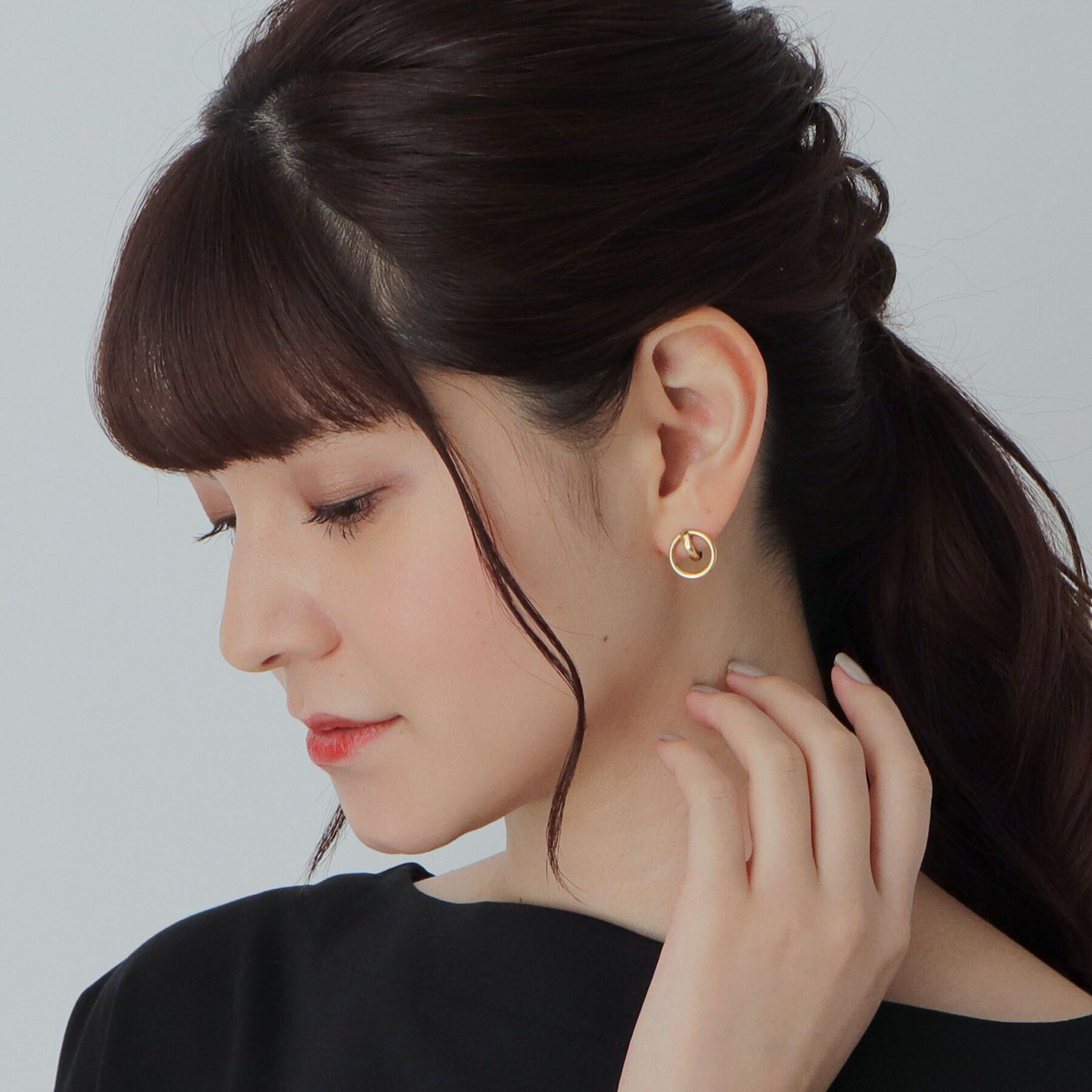 COCOSHNIK ONKITSCH「シルバー クロスフープ　イヤリング GP」|イヤリング|