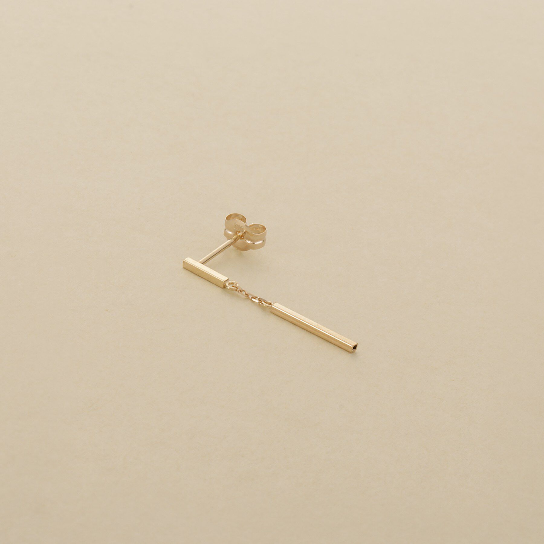 COCOSHNIK ONKITSCH「K10ホロウレクタングルハンギングピアス」|ピアス|