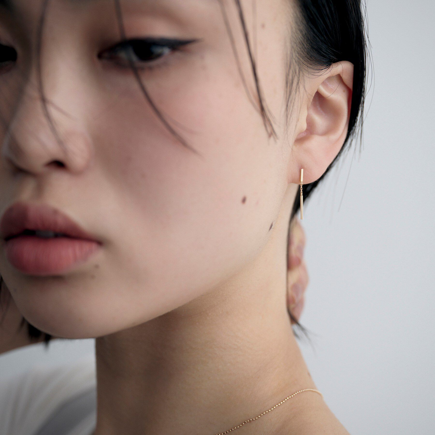 COCOSHNIK ONKITSCH「K10ホロウレクタングルハンギングピアス」|ピアス|