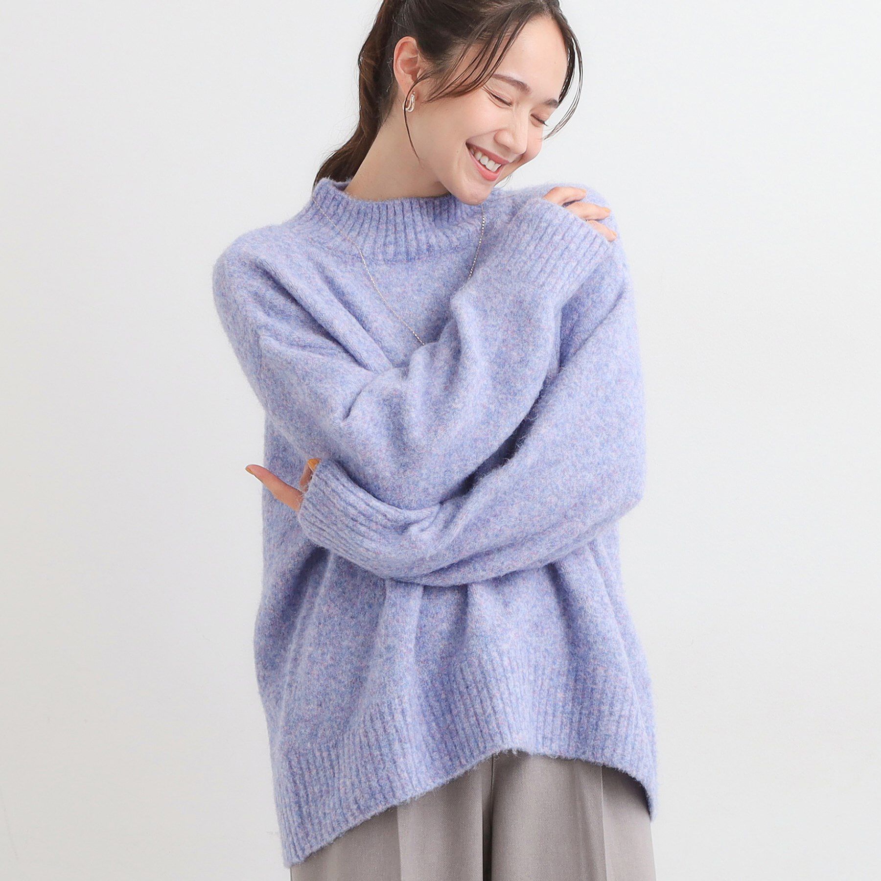 SHOO･LA･RUE「【洗濯機可/S-LL】インせず着られる ふわふわハイネックニット」|ニット・セーター|ブルー(092)