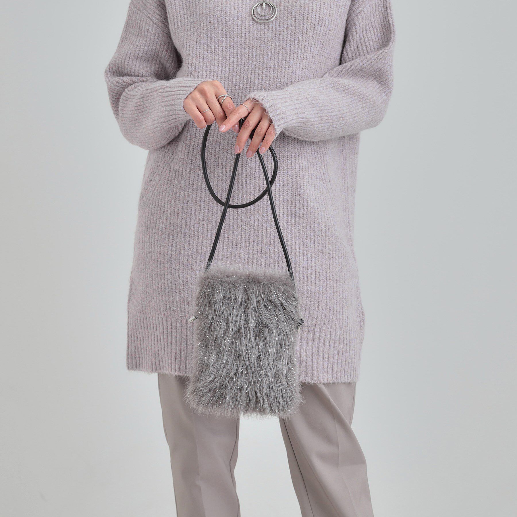 SHOO･LA･RUE「ラメ入りファーが目を惹く ミニショルダーバッグ」|ショルダー・メッセンジャー|