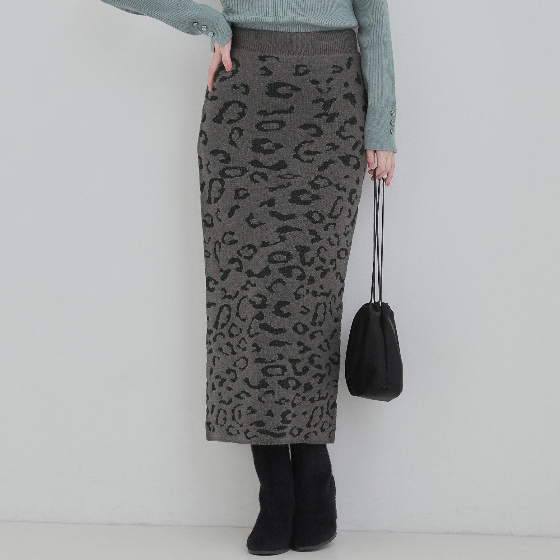 SHOO･LA･RUE「【S-LL】シンプルコーデが惹き立つ レオパード柄ニットナロースカート」|スカート|チャコールグレー(0