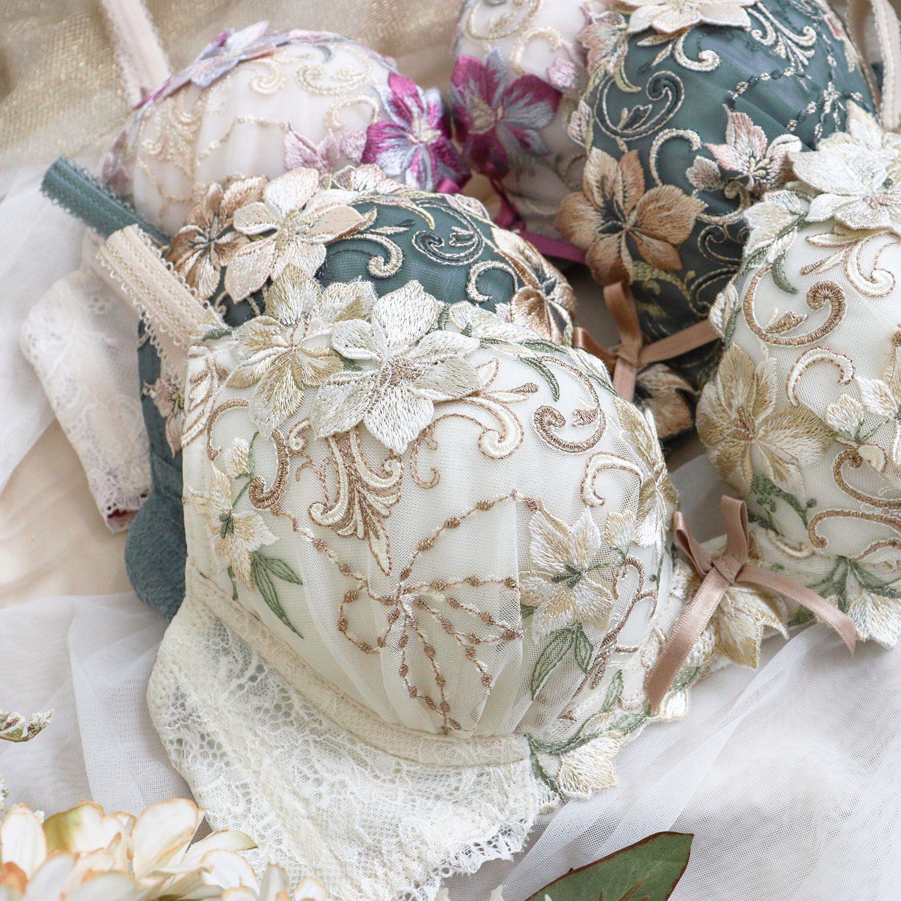 Risa Magli「ヴァネッサ ブラジャー (B-C) ＜V Make Type＞」|インナー|