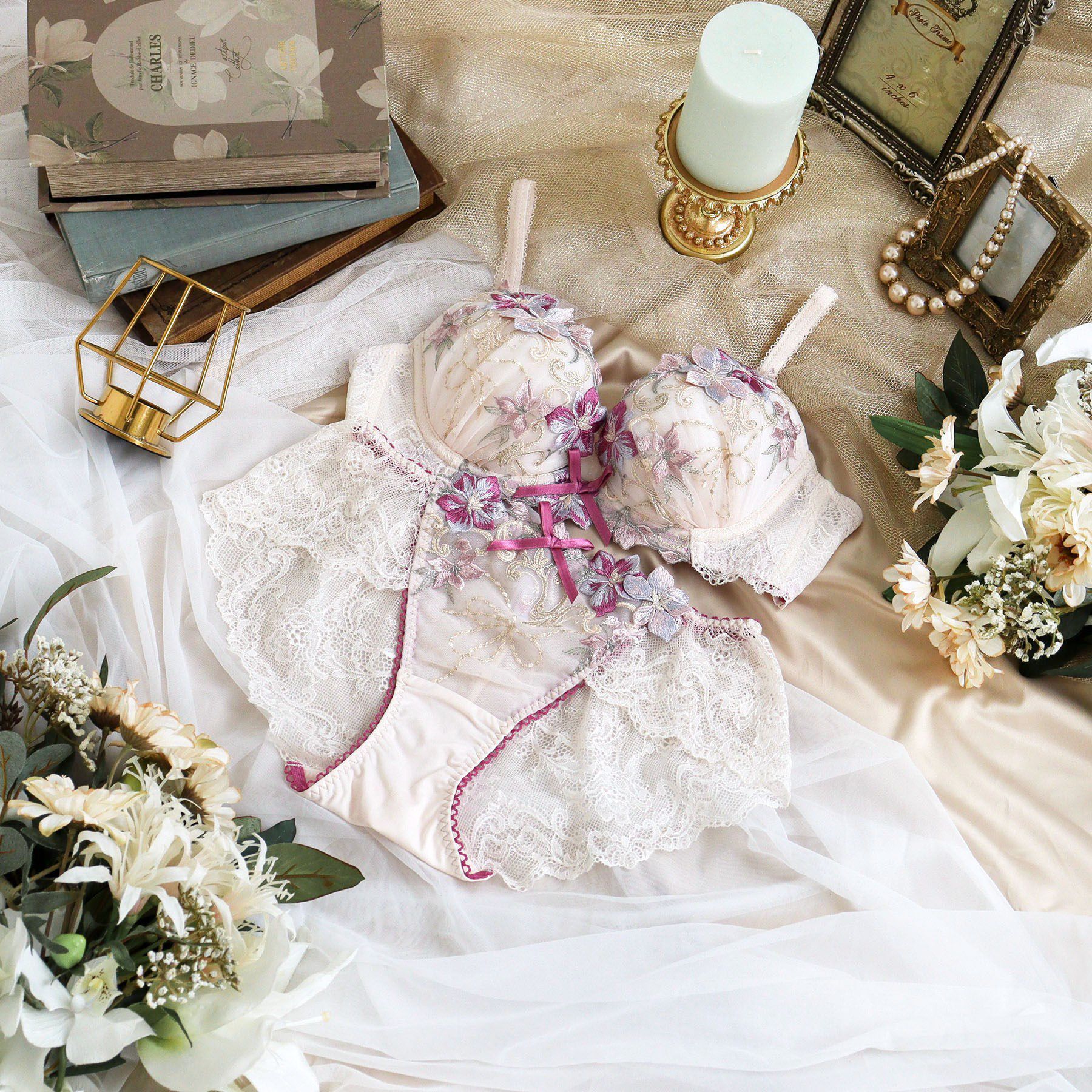 Risa Magli「ヴァネッサ ブラジャー (D-F) ＜V Make Type＞」|インナー|