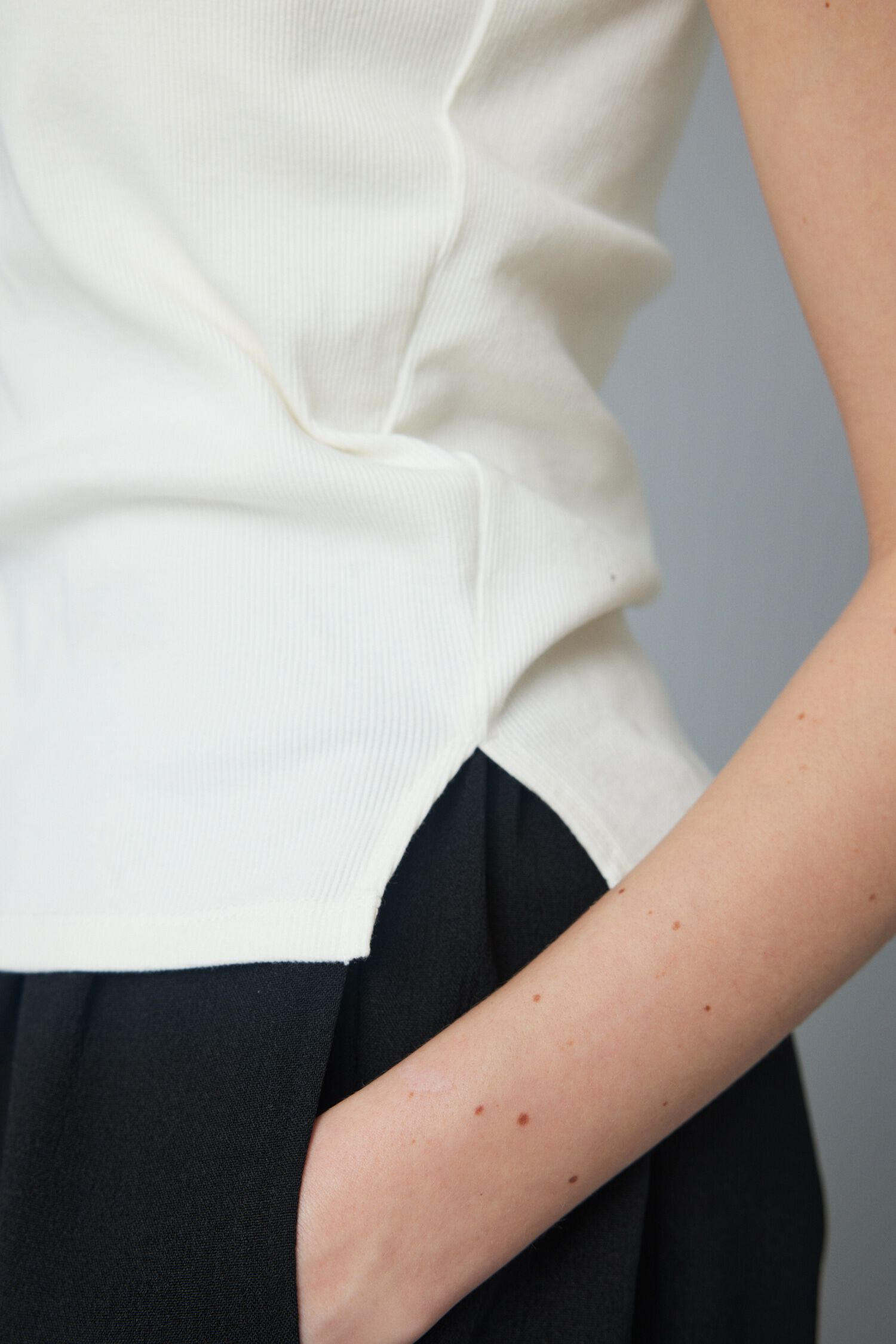 HeRIN.CYE「Cutting tanktop」|タンクトップ|