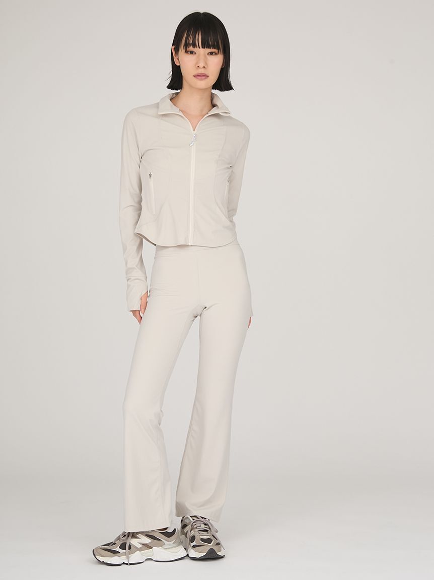 emmi yoga「サステナレッチUnity フレアパンツ」|チノ|