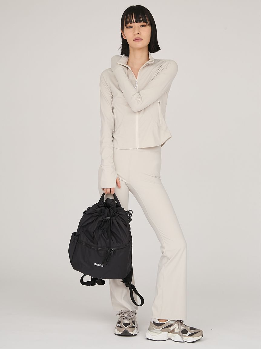 emmi yoga「サステナレッチUnity フレアパンツ」|チノ|