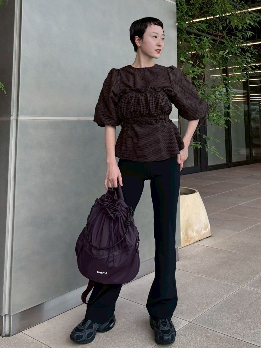 emmi yoga「サステナレッチUnity フレアパンツ」|チノ|