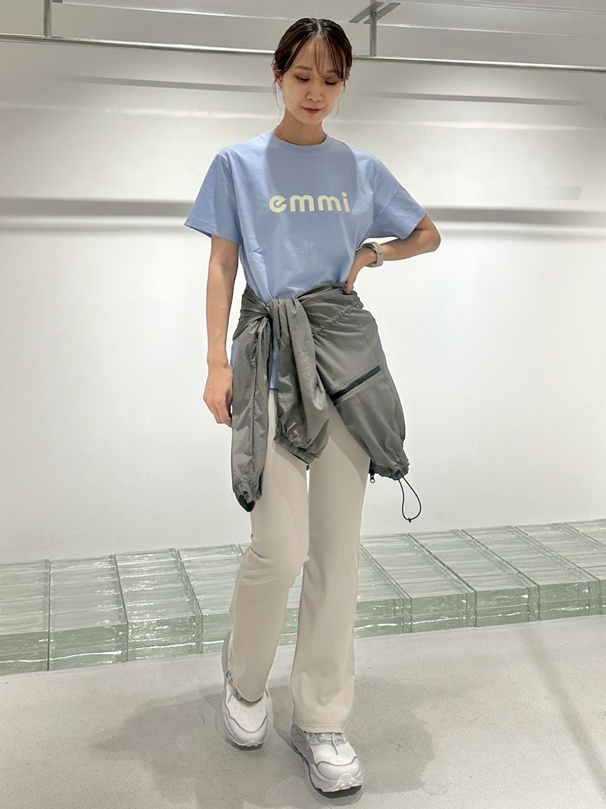emmi yoga「サステナレッチUnity フレアパンツ」|チノ|