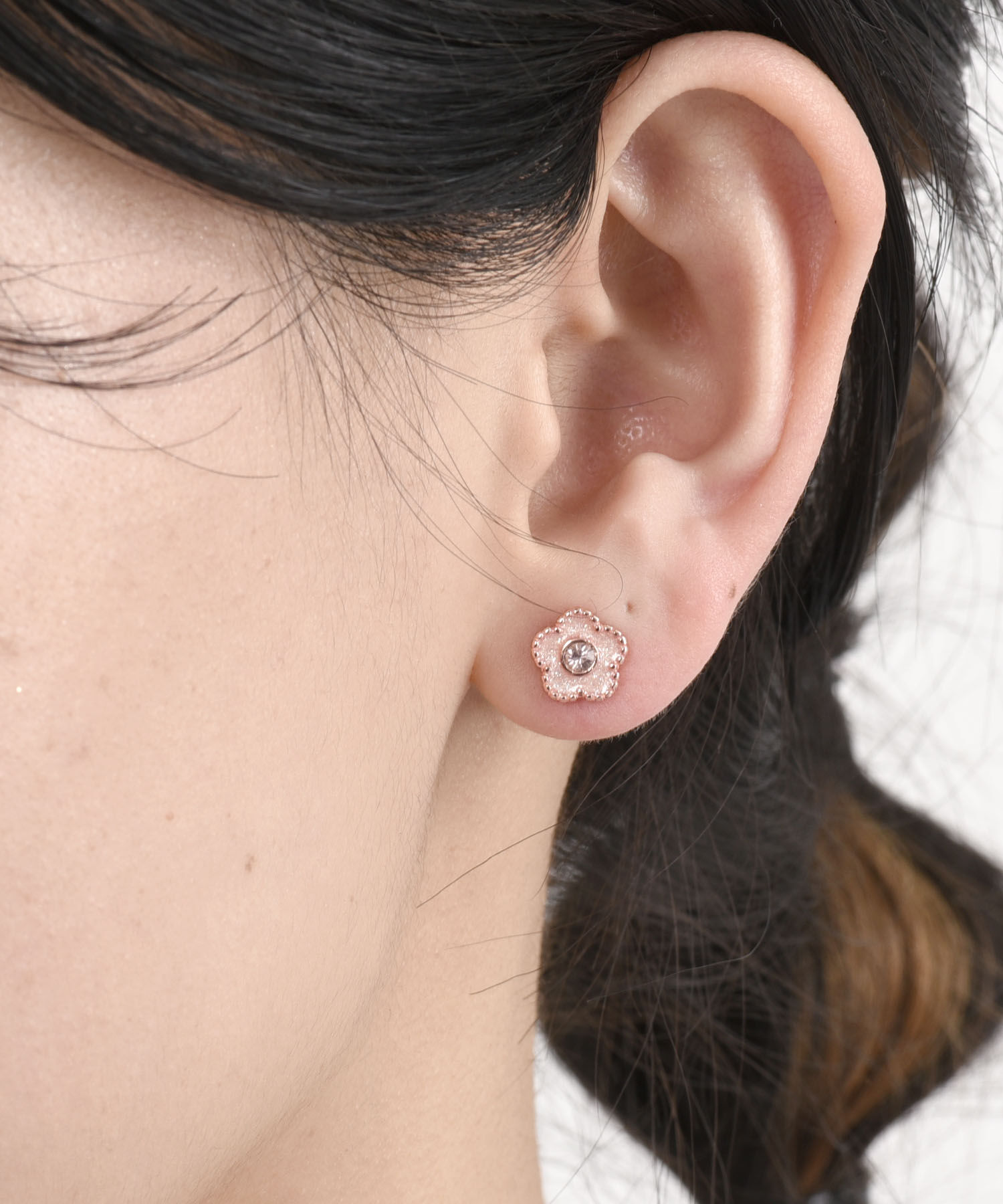 MARY QUANT「ラメエポビジューデイジー ピアス」|ピアス|