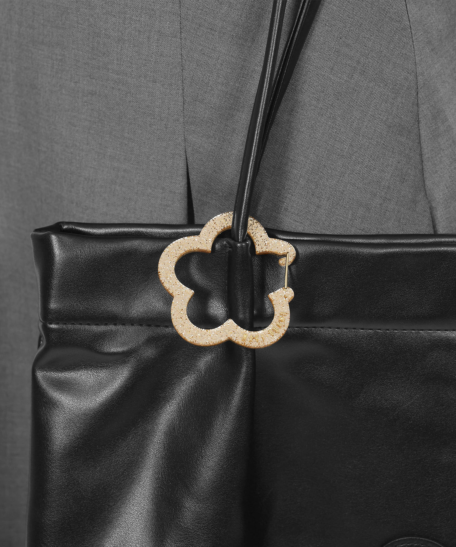 MARY QUANT「デイジーアウトラインアクリル カラビナ」|その他|