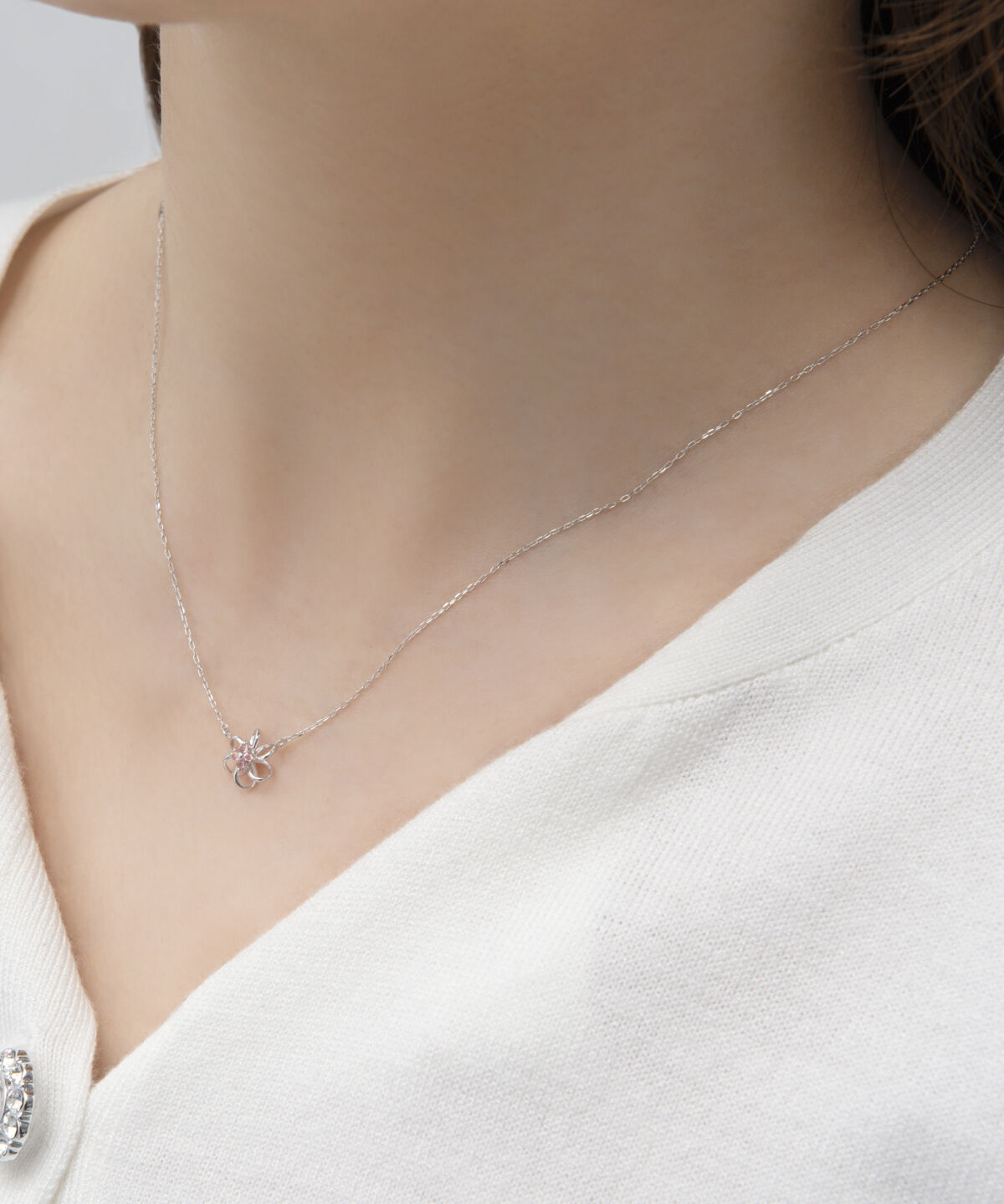 Samantha Tiara「K10 WG ストーンフラワーネックレス(小)」|ネックレス|