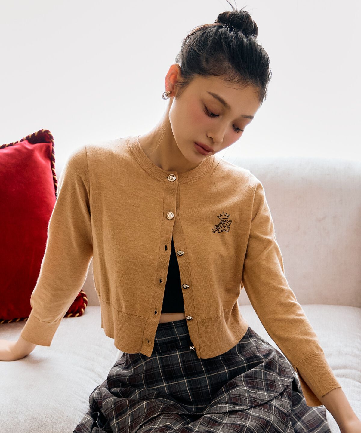 アンドクチュール「刺繍クルーネックカーディガン」|カーディガン|