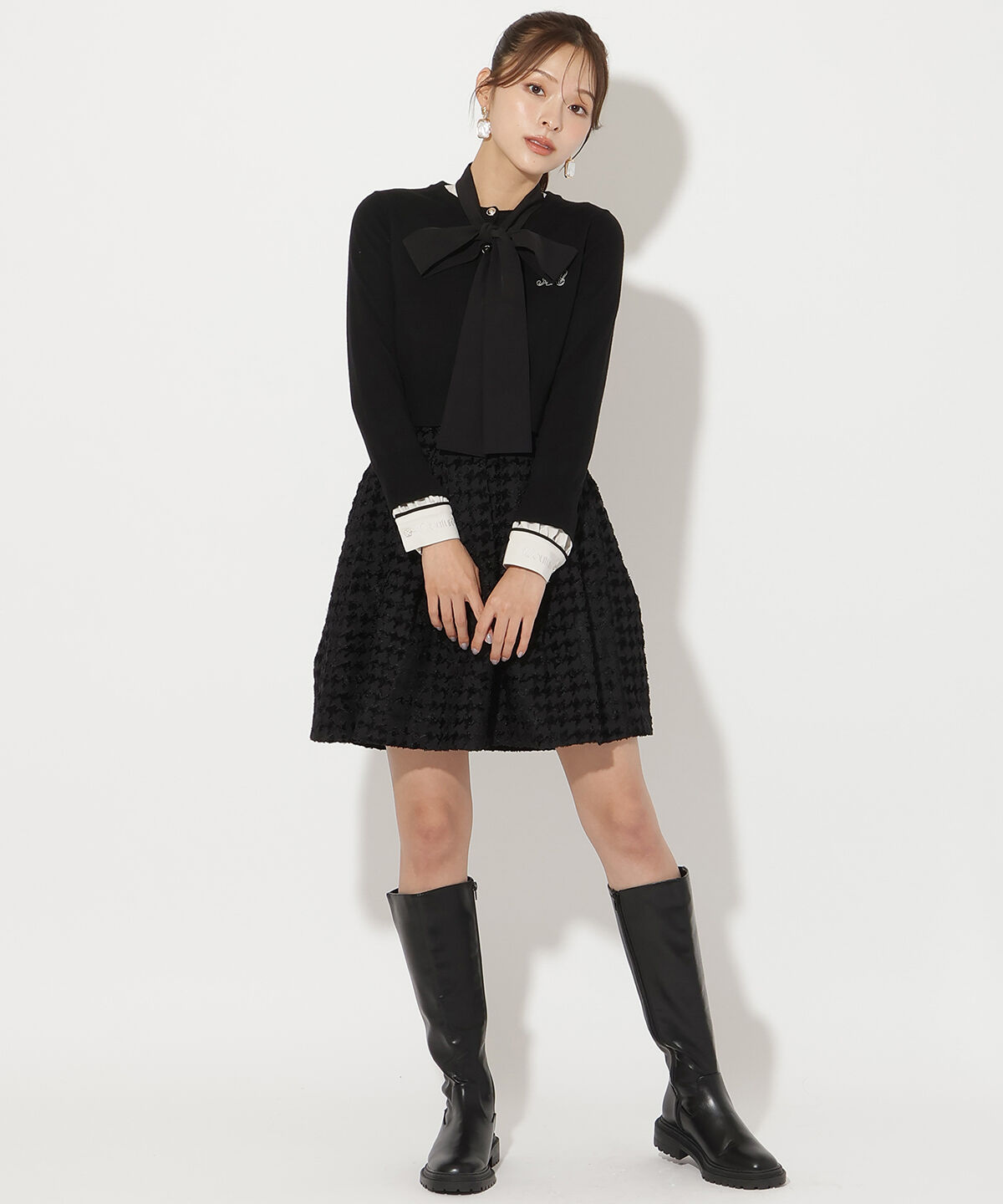 アンドクチュール「刺繍クルーネックカーディガン」|カーディガン|