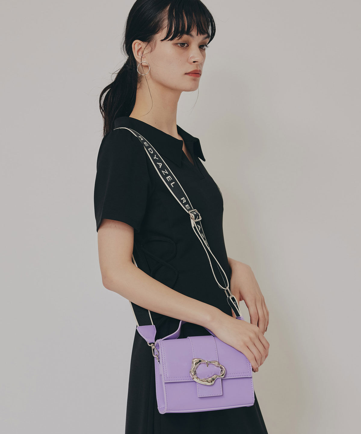 REDYAZEL「バックルデザインロゴストラップミニバッグ」|ショルダー・メッセンジャー|パープル