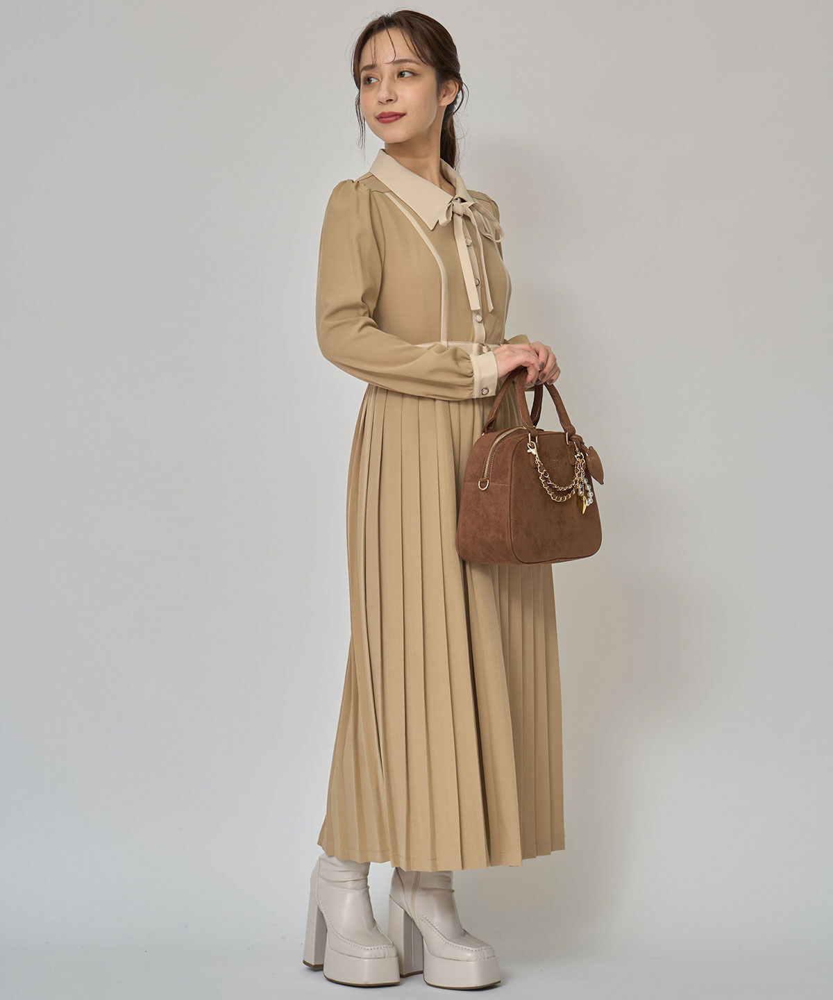 REDYAZEL「クラシカルバイカラーラインリボンタイプリーツロングワンピース」|ワンピース|