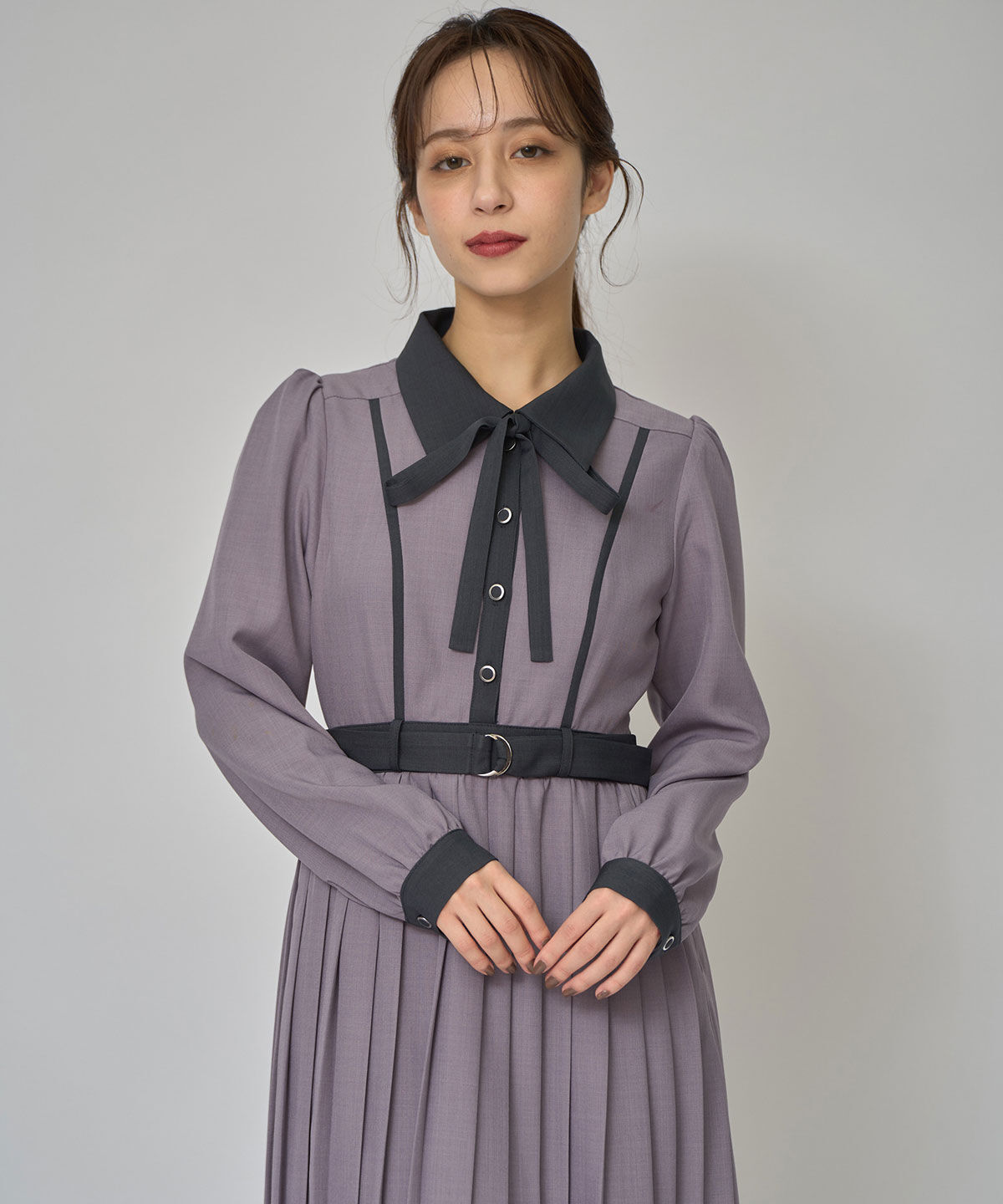 REDYAZEL「クラシカルバイカラーラインリボンタイプリーツロングワンピース」|ワンピース|