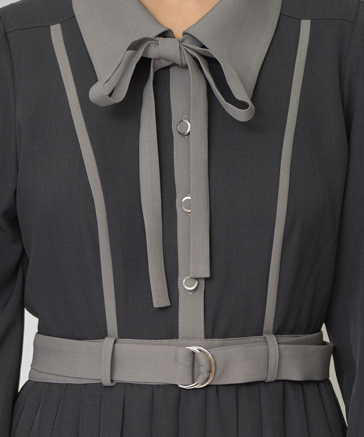 REDYAZEL「クラシカルバイカラーラインリボンタイプリーツロングワンピース」|ワンピース|