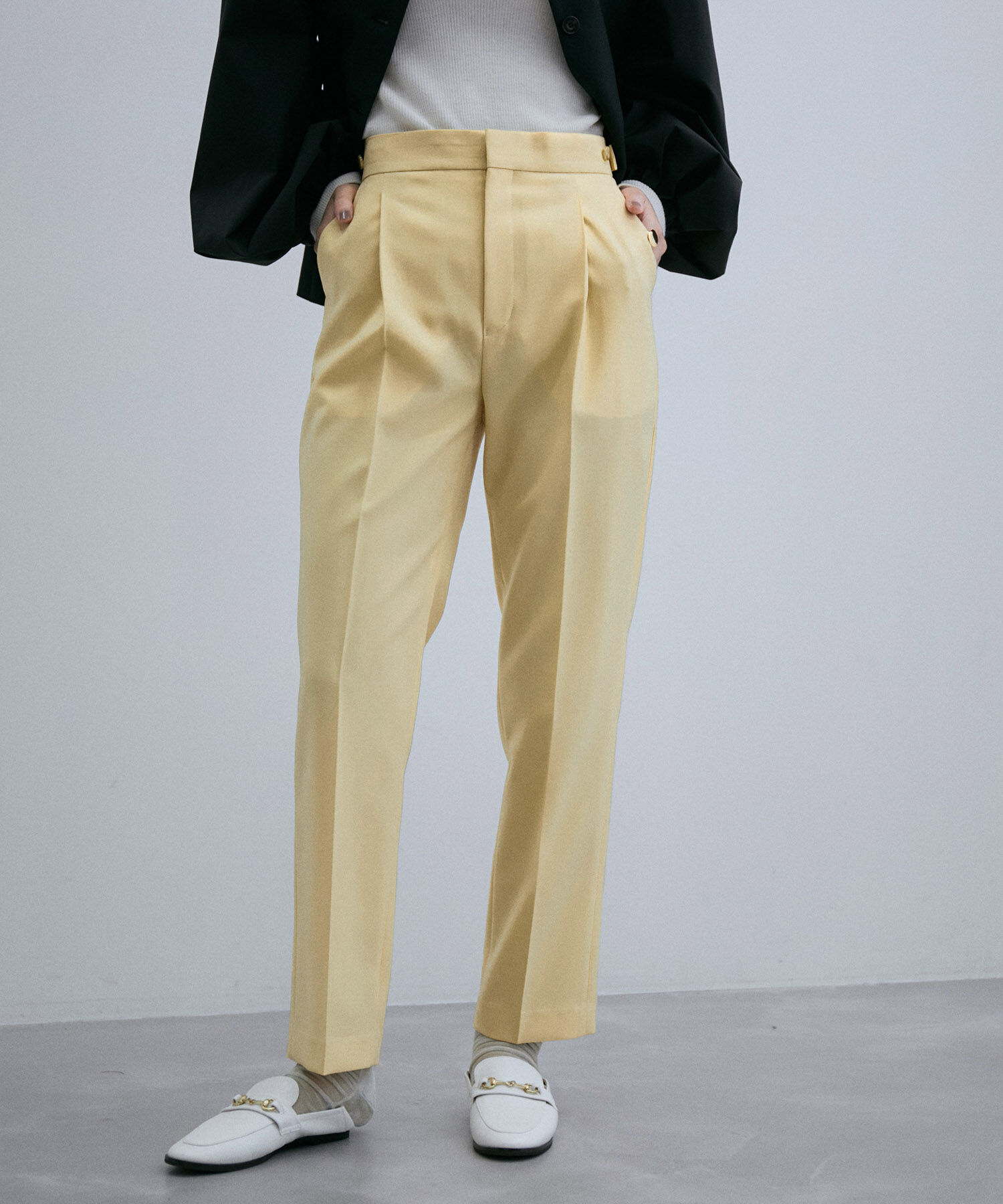 ADAM ET ROPE'「【サステナブル】スリムスラックス」|スラックス|クリーム(83)