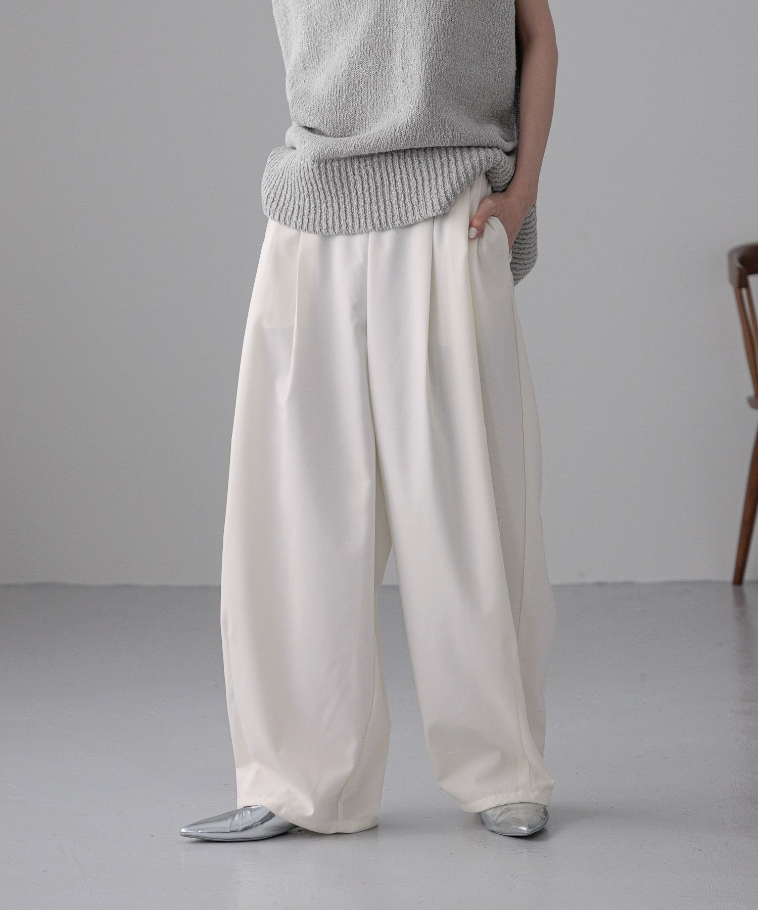 LOWRYS FARM「イージーワイドコクーンパンツ」|チノ|