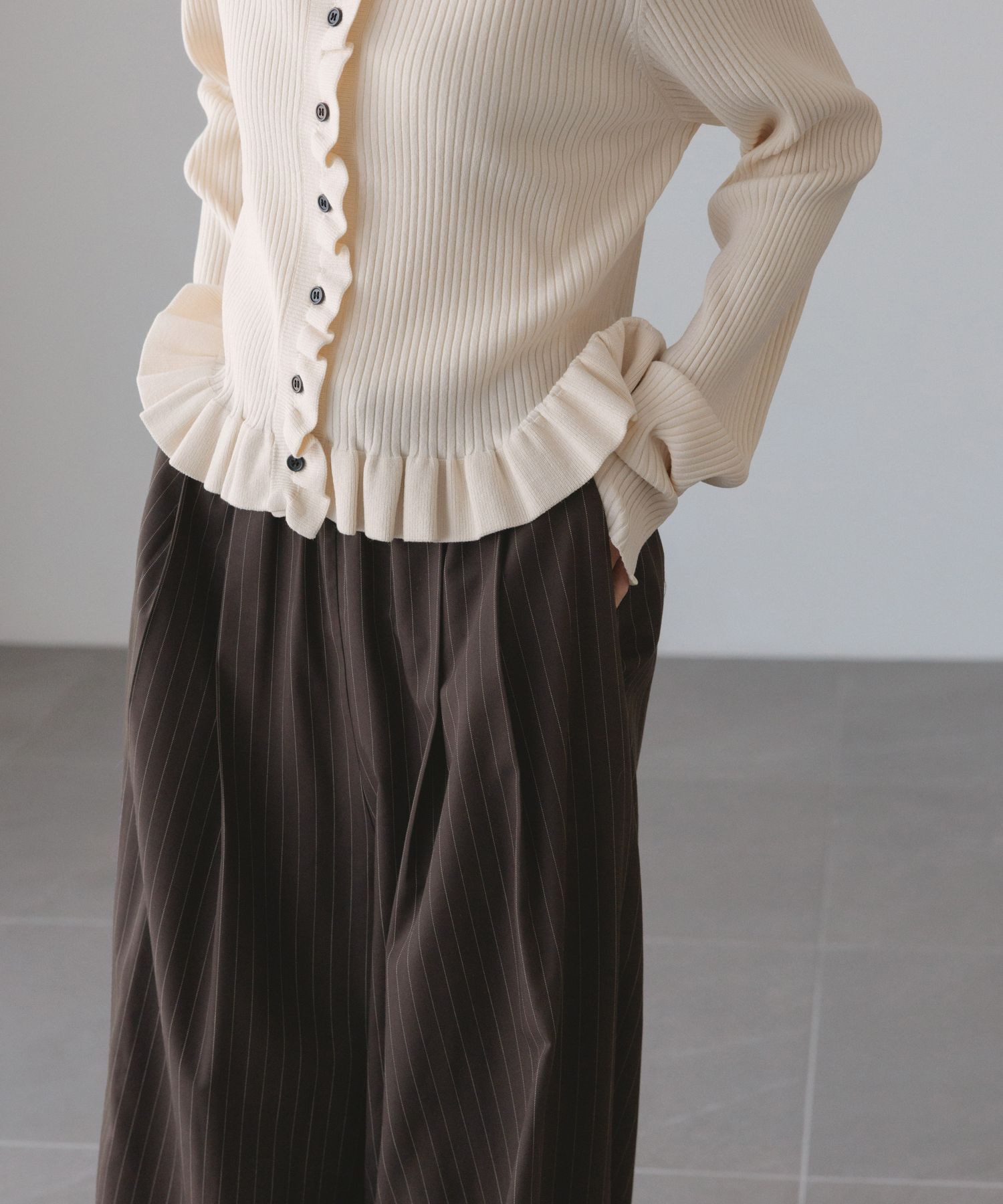 LOWRYS FARM「イージーワイドコクーンパンツ」|チノ|