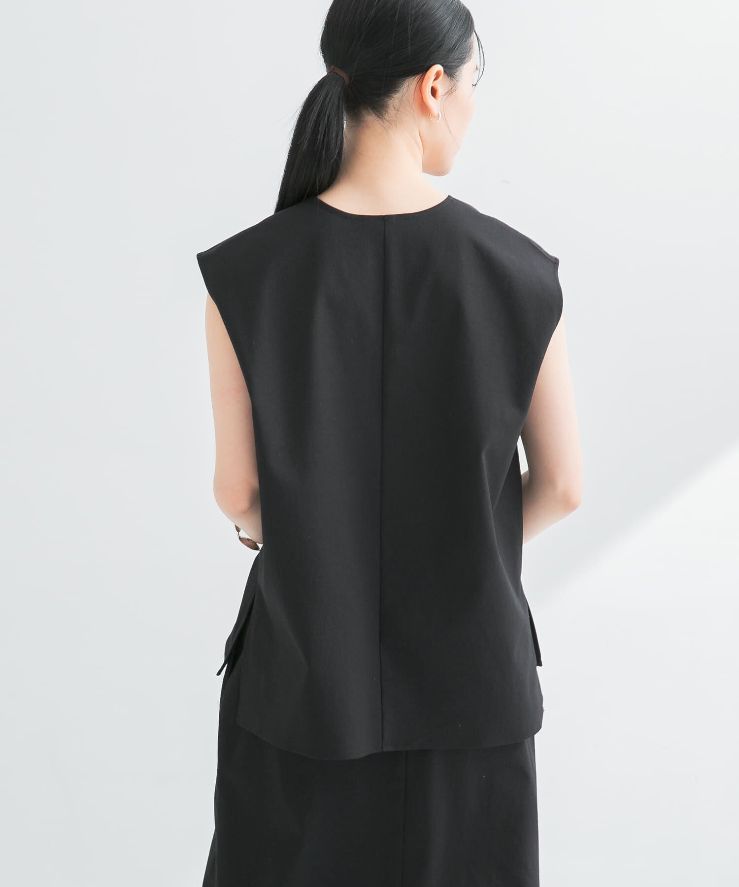 URBAN RESEARCH「リネン混Vネックブラウス」|ベスト・ジレ|