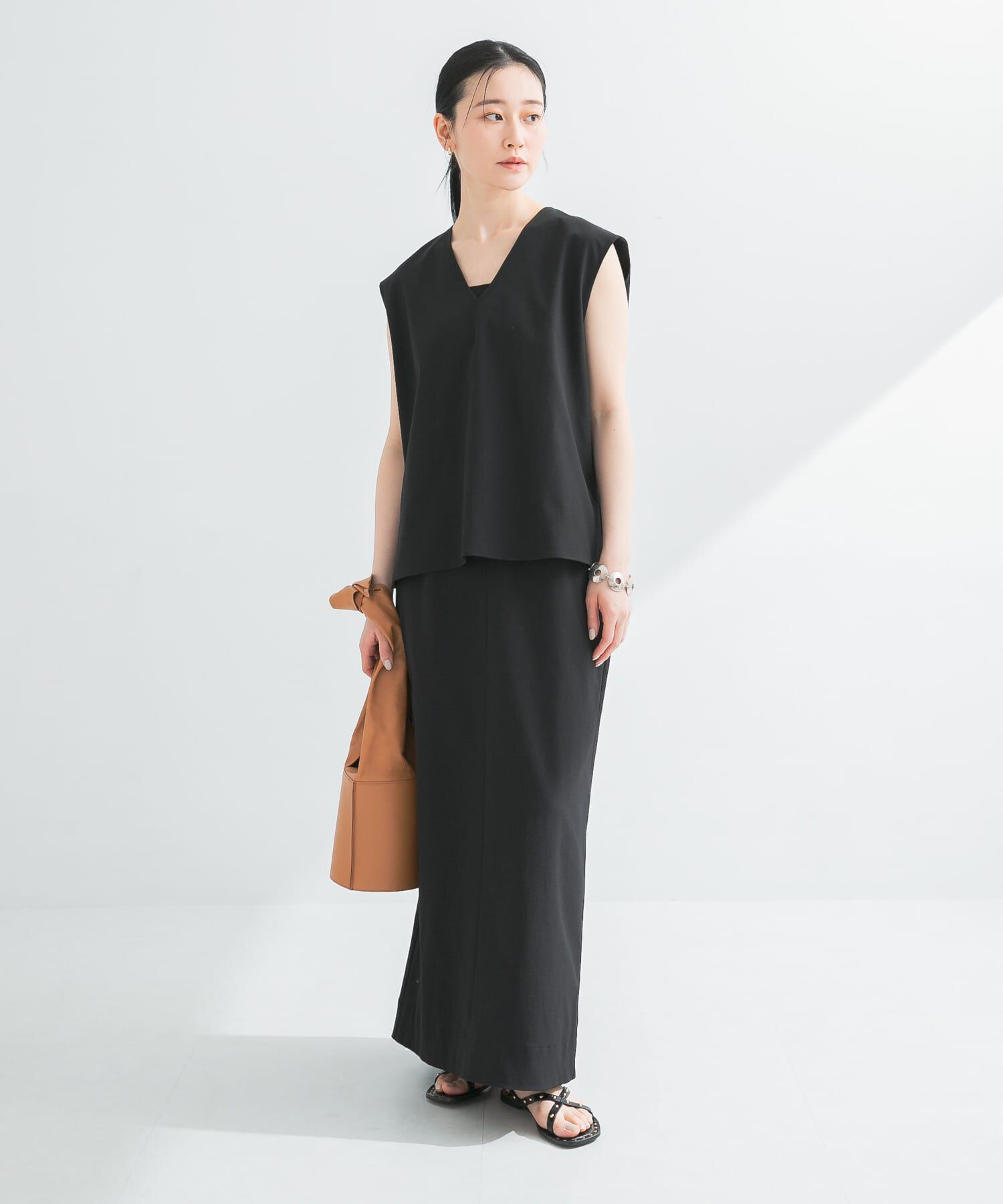 URBAN RESEARCH「リネン混Vネックブラウス」|ベスト・ジレ|