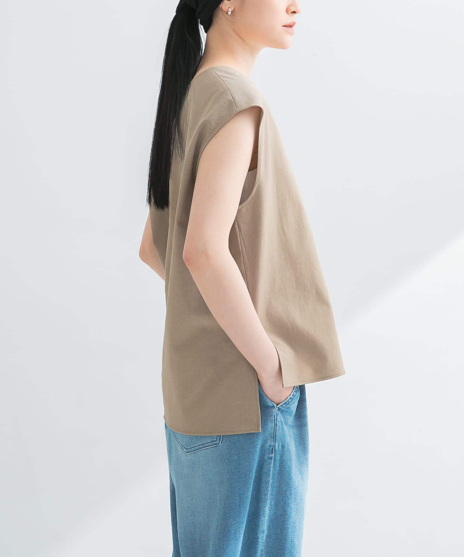 URBAN RESEARCH「リネン混Vネックブラウス」|ベスト・ジレ|