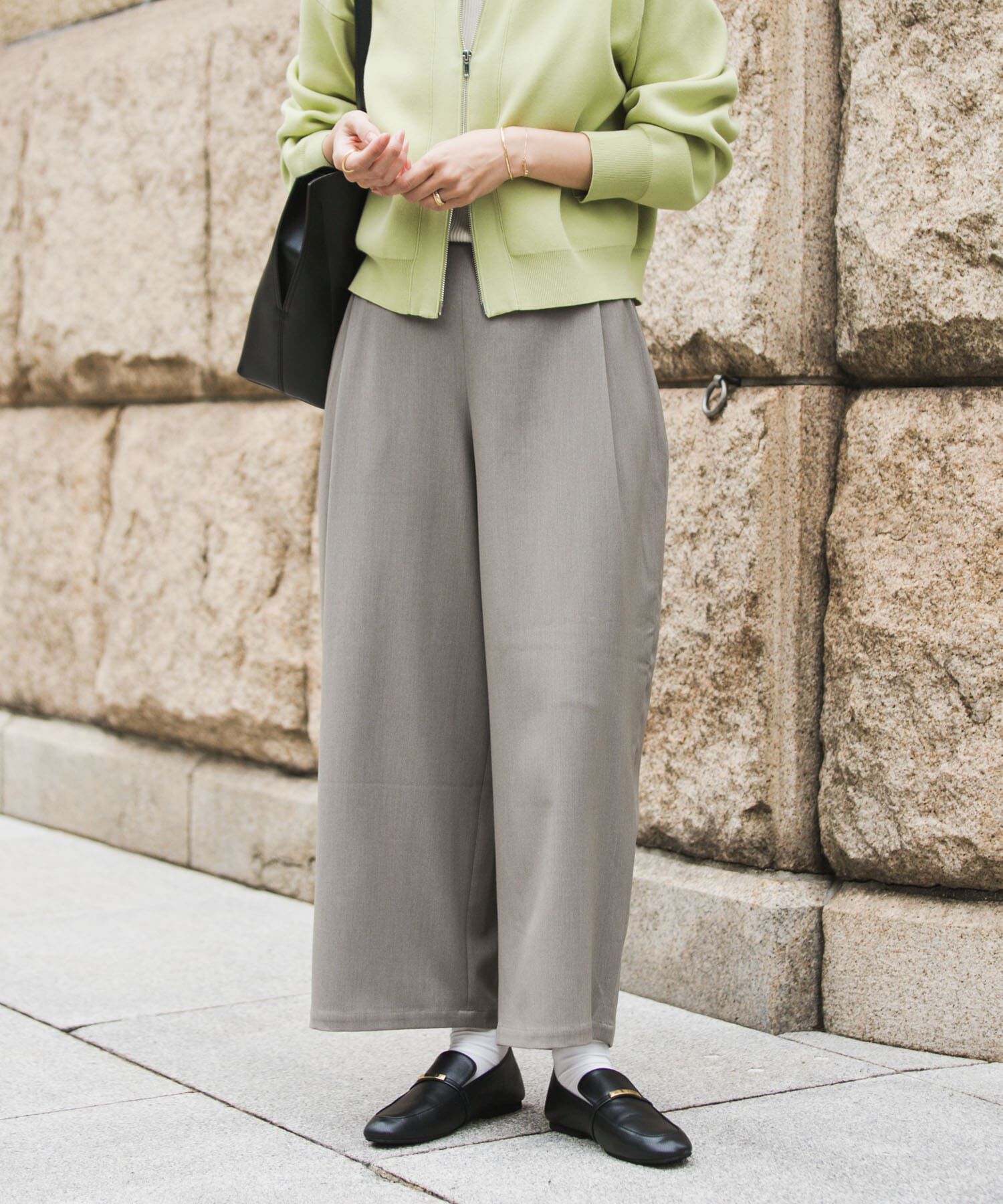 URBAN RESEARCH DOORS「『仁村紗和さん着用』『UR TECH』完声9分丈ワイドパンツ」|その他|グレー系その他