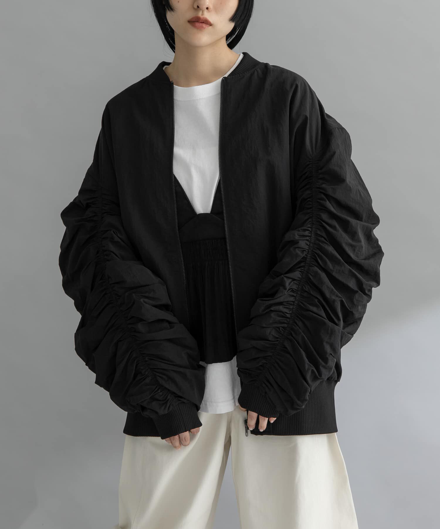  「『WEB/一部店舗限定』BACKシャーリングMA-1」|ノーカラーコート|ブラック