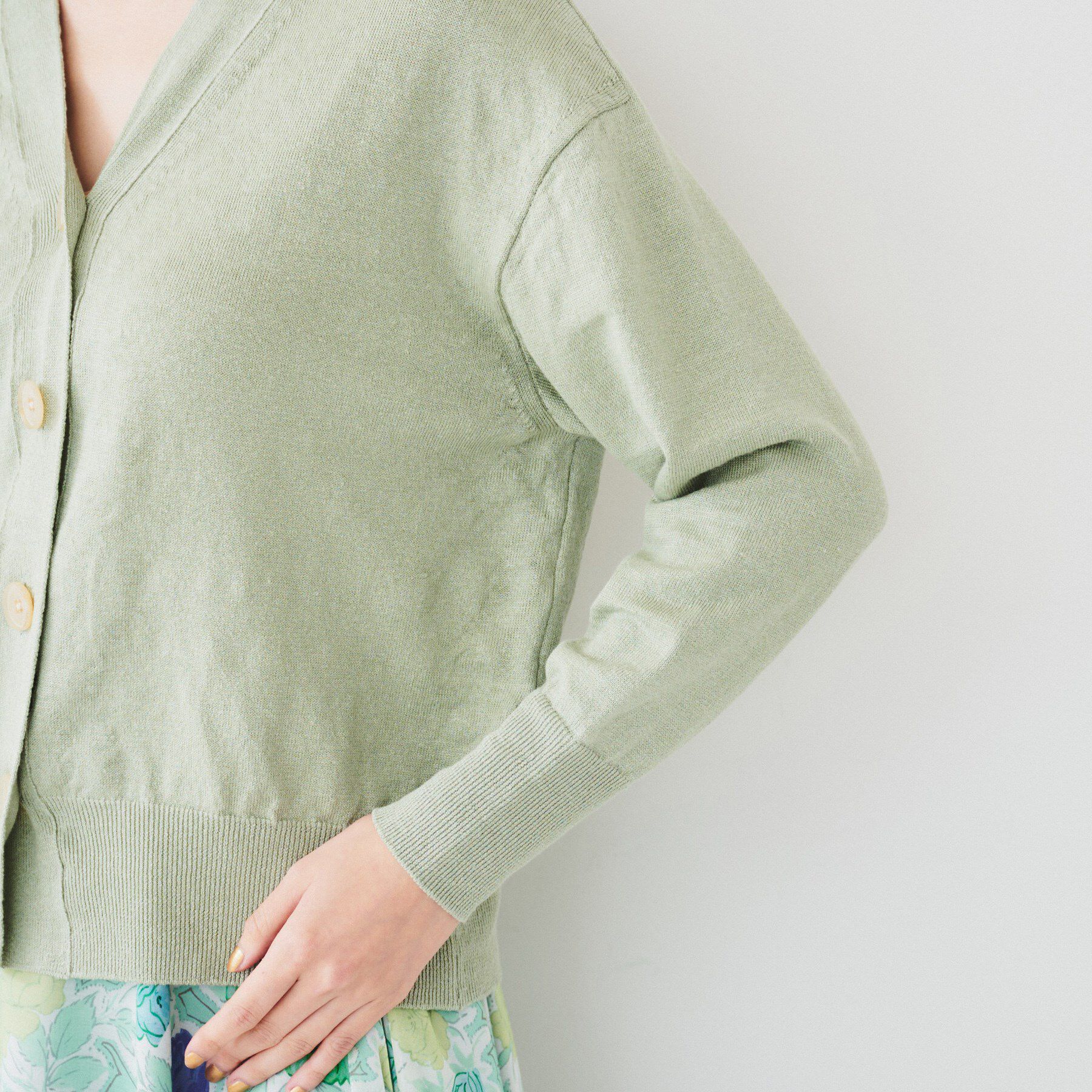 UNTITLED「【アンサンブル可能/手洗い可】リネン混ベーシックカーディガン」|カーディガン|