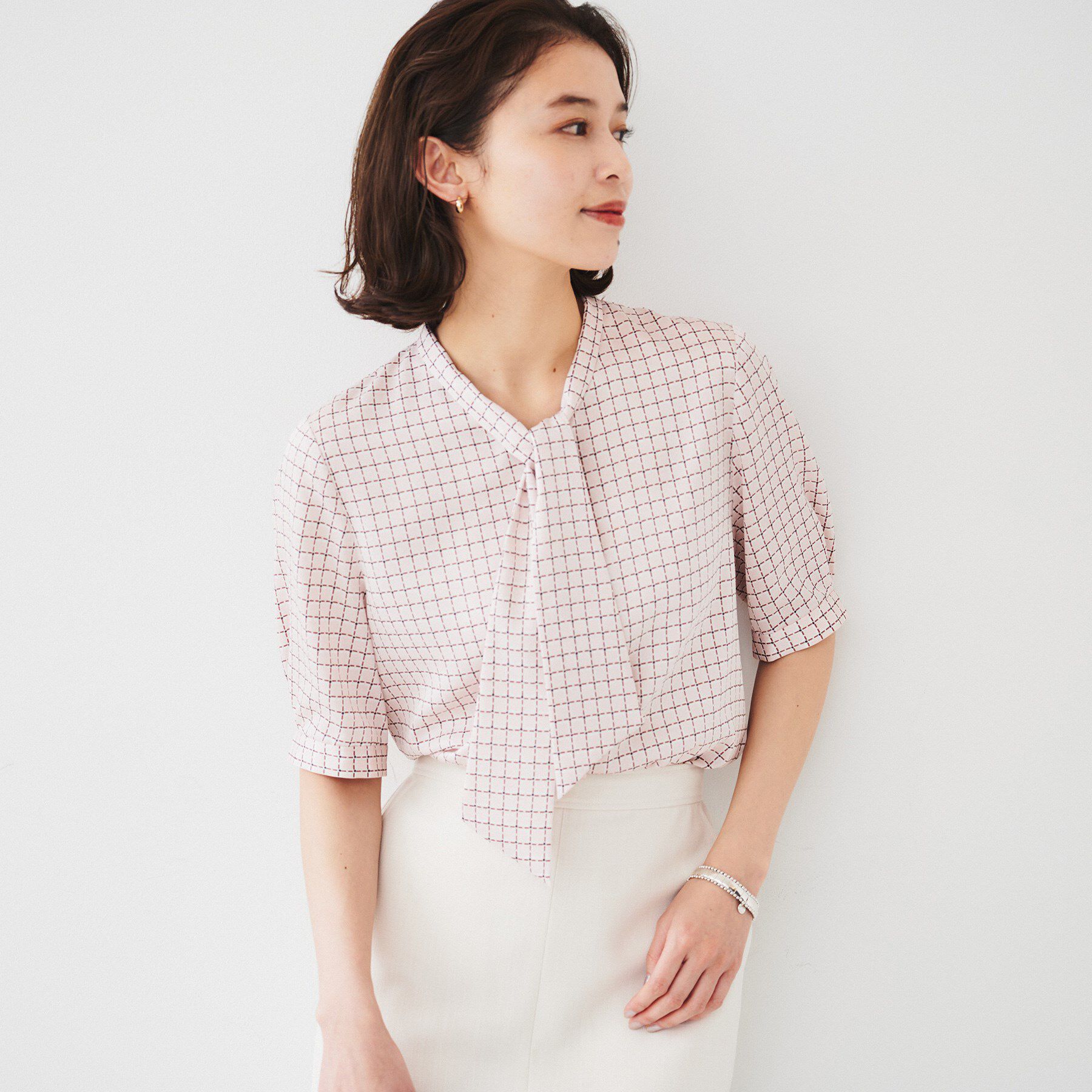 UNTITLED「【通勤/二の腕カバー】ジオメチェック ボウタイブラウス」|シャツ・ブラウス|ピンク(171)