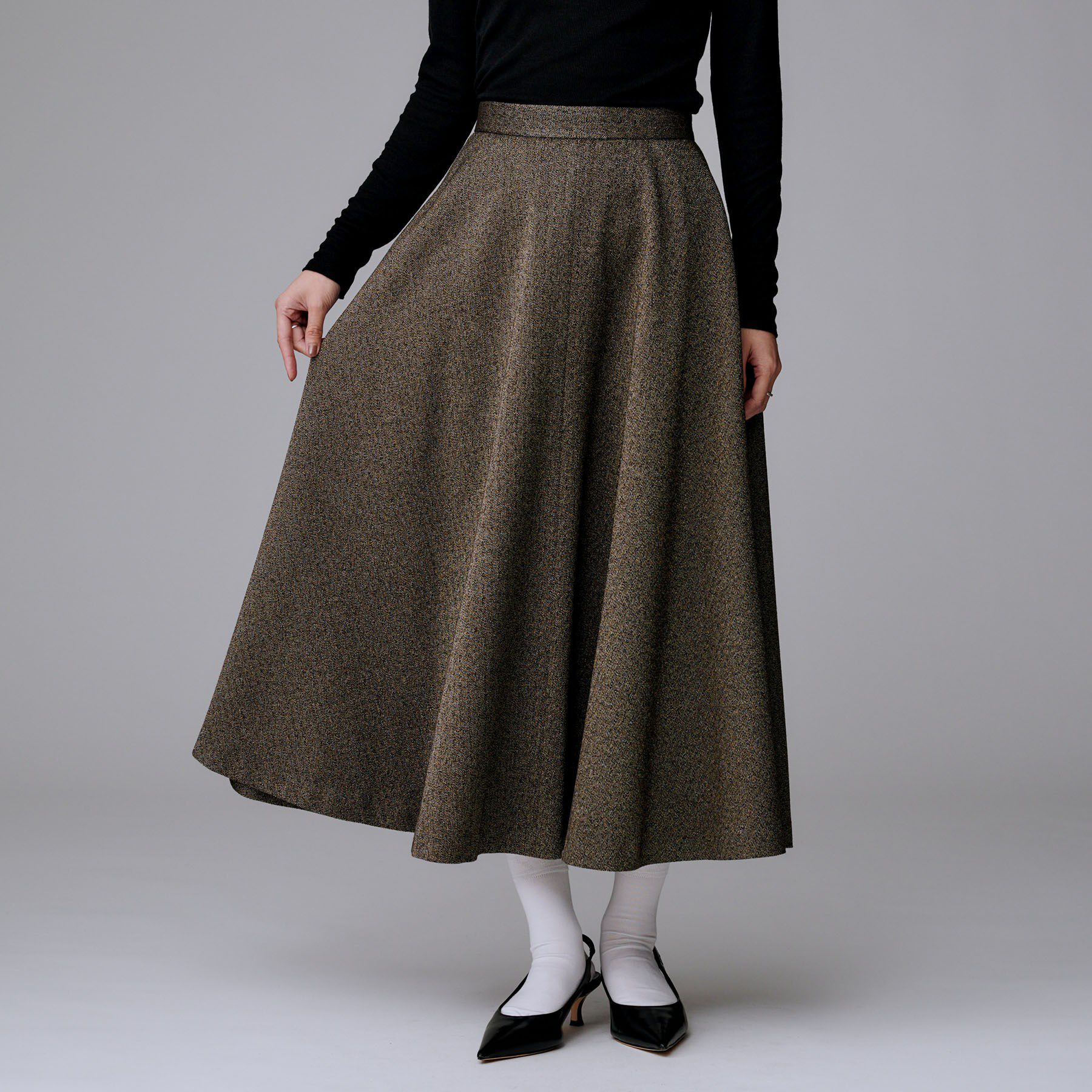 UNTITLED「【ミディ丈/ウール混】クラシカルヘリンボーン　ラメスカート」|スカート|