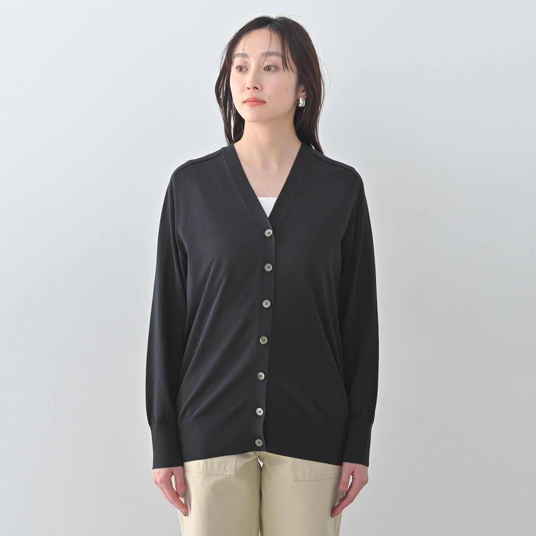 UNTITLED「シアーVネックカーディガン」|カーディガン|