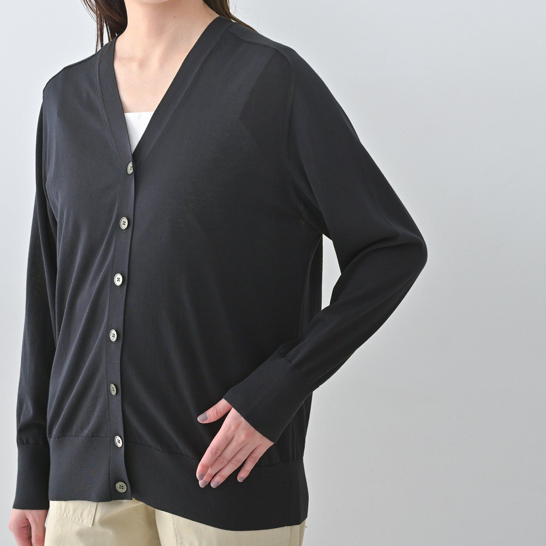 UNTITLED「シアーVネックカーディガン」|カーディガン|