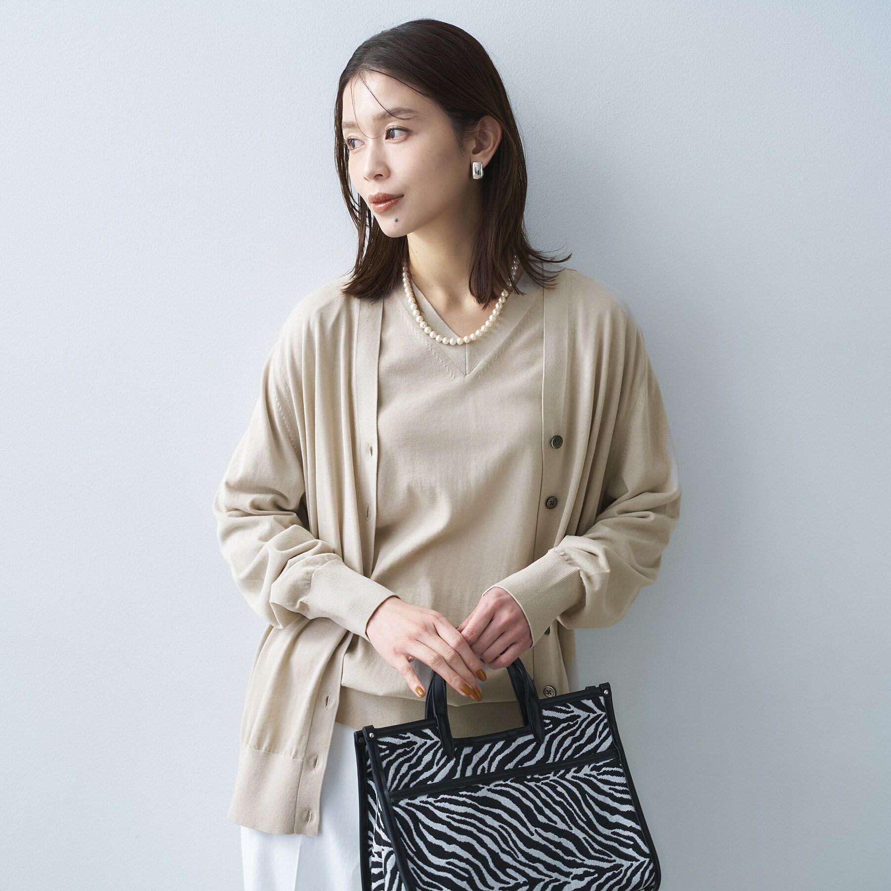 UNTITLED「シアーVネックカーディガン」|カーディガン|