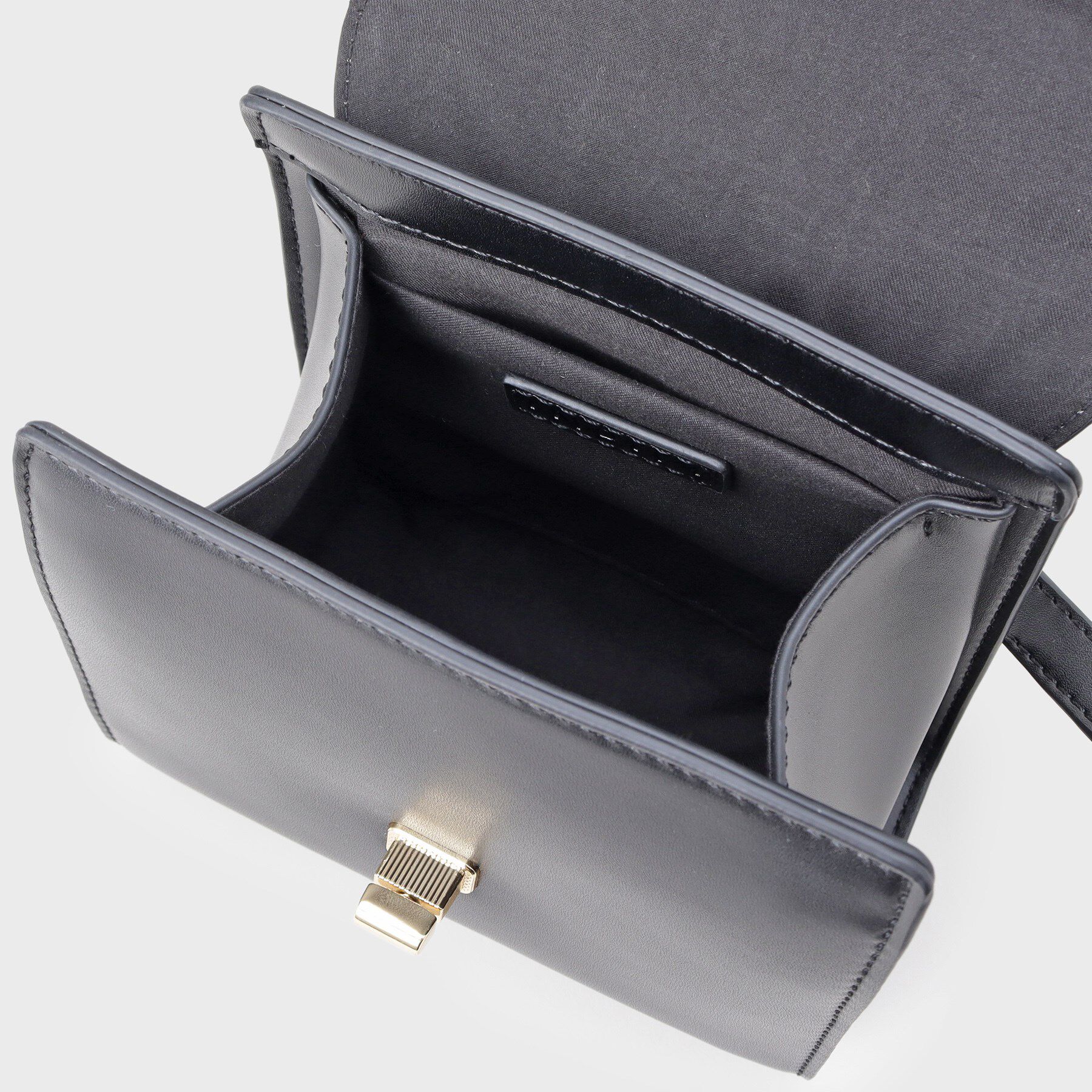 INDIVI「ミニスクエアショルダー」|ショルダー・メッセンジャー|