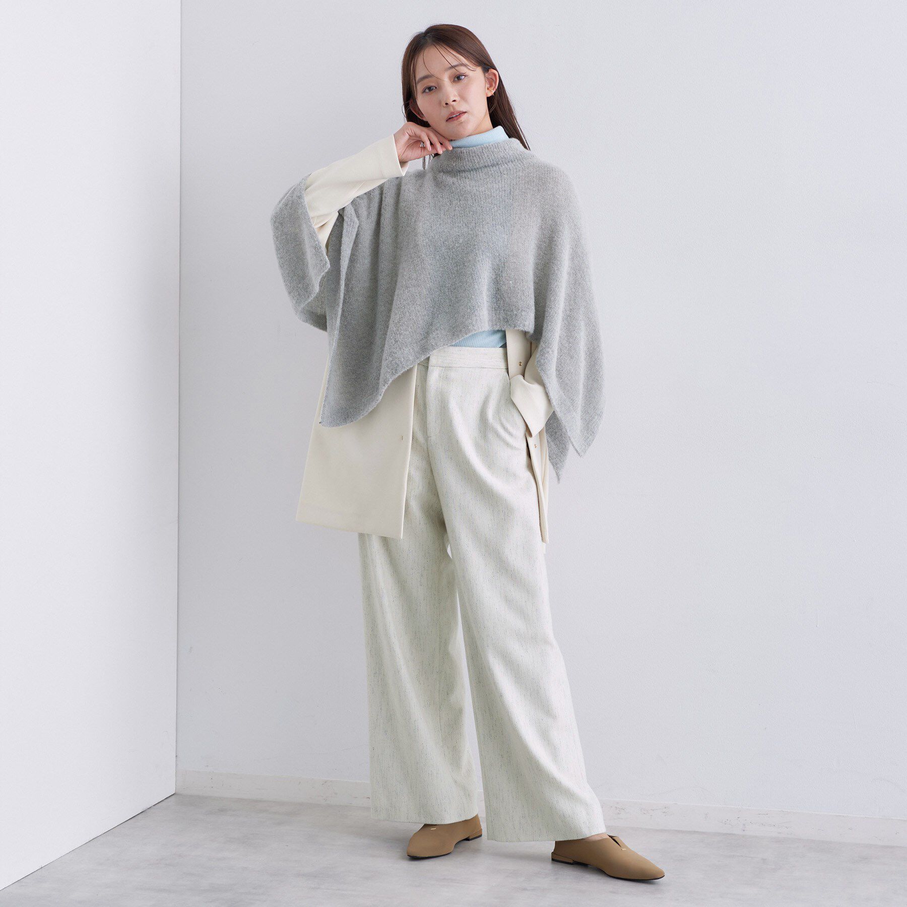 INDIVI「【エアリー素材】ブークレケープポンチョ」|ニット・セーター|
