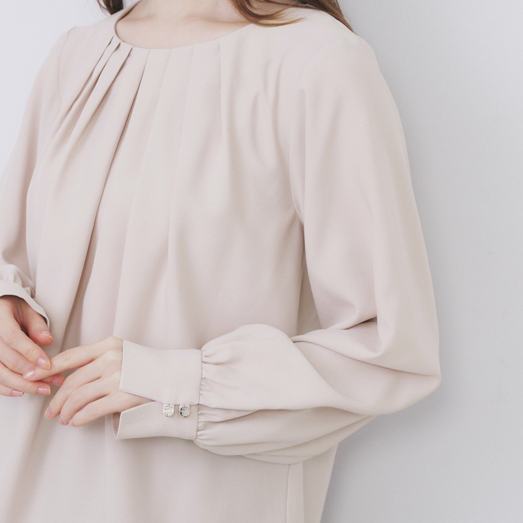 index「クルーネックタックブラウス【洗濯機OK/防シワ/イージーアイロン】」|シャツ・ブラウス|