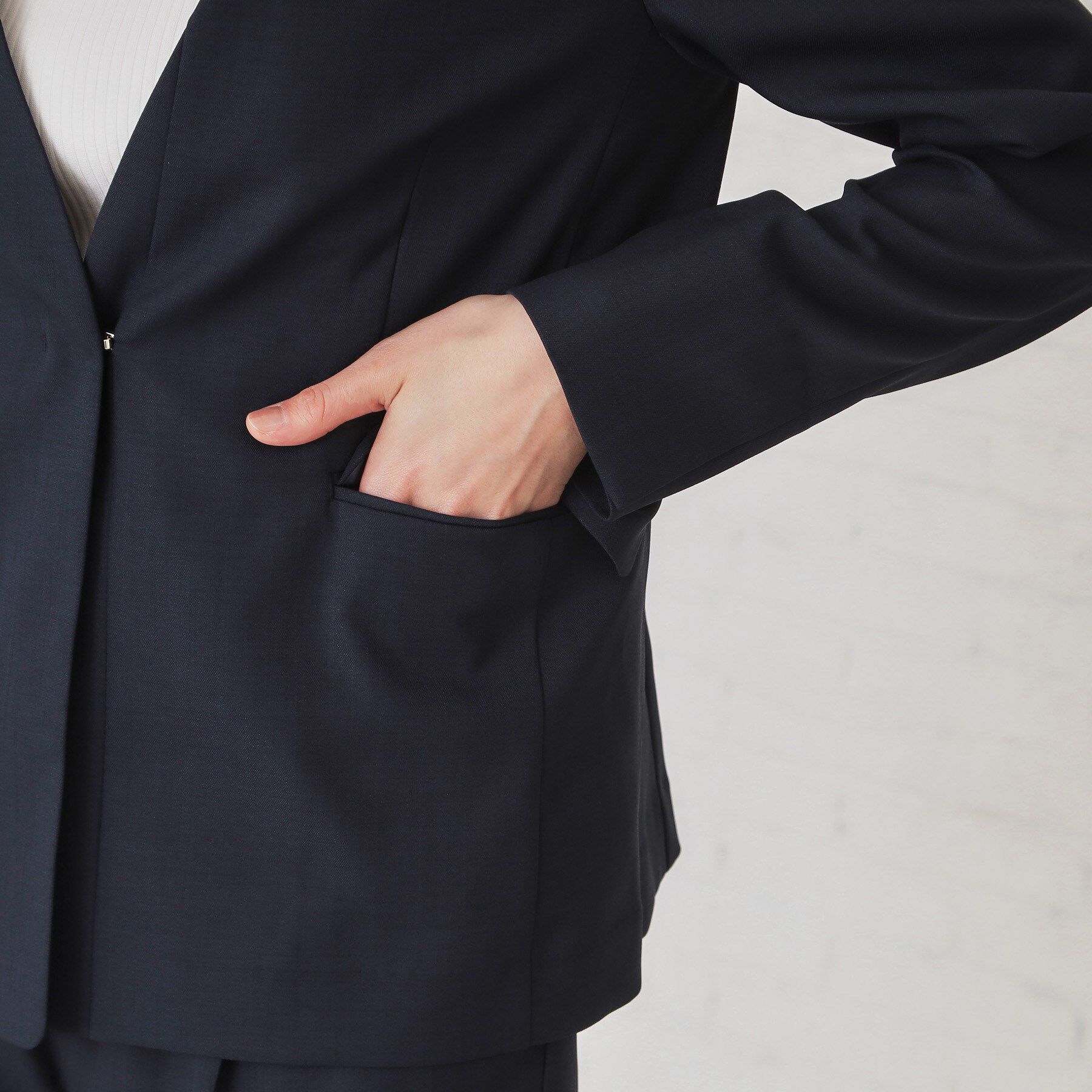 OPAQUE.CLIP「ストレッチリネンライクVネックジャケット/セットアップ対応【洗濯機洗い可/防シワ】」|ノーカラージャケット|