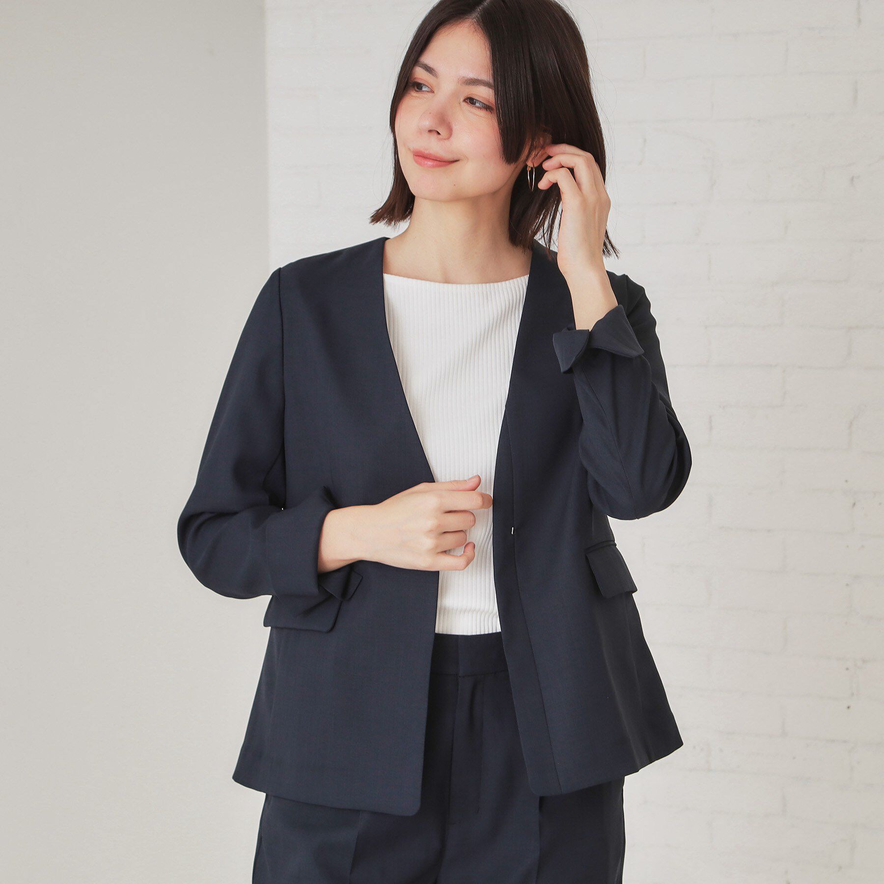 OPAQUE.CLIP「ストレッチリネンライクVネックジャケット/セットアップ対応【洗濯機洗い可/防シワ】」|ノーカラージャケット|ネイビー(094)