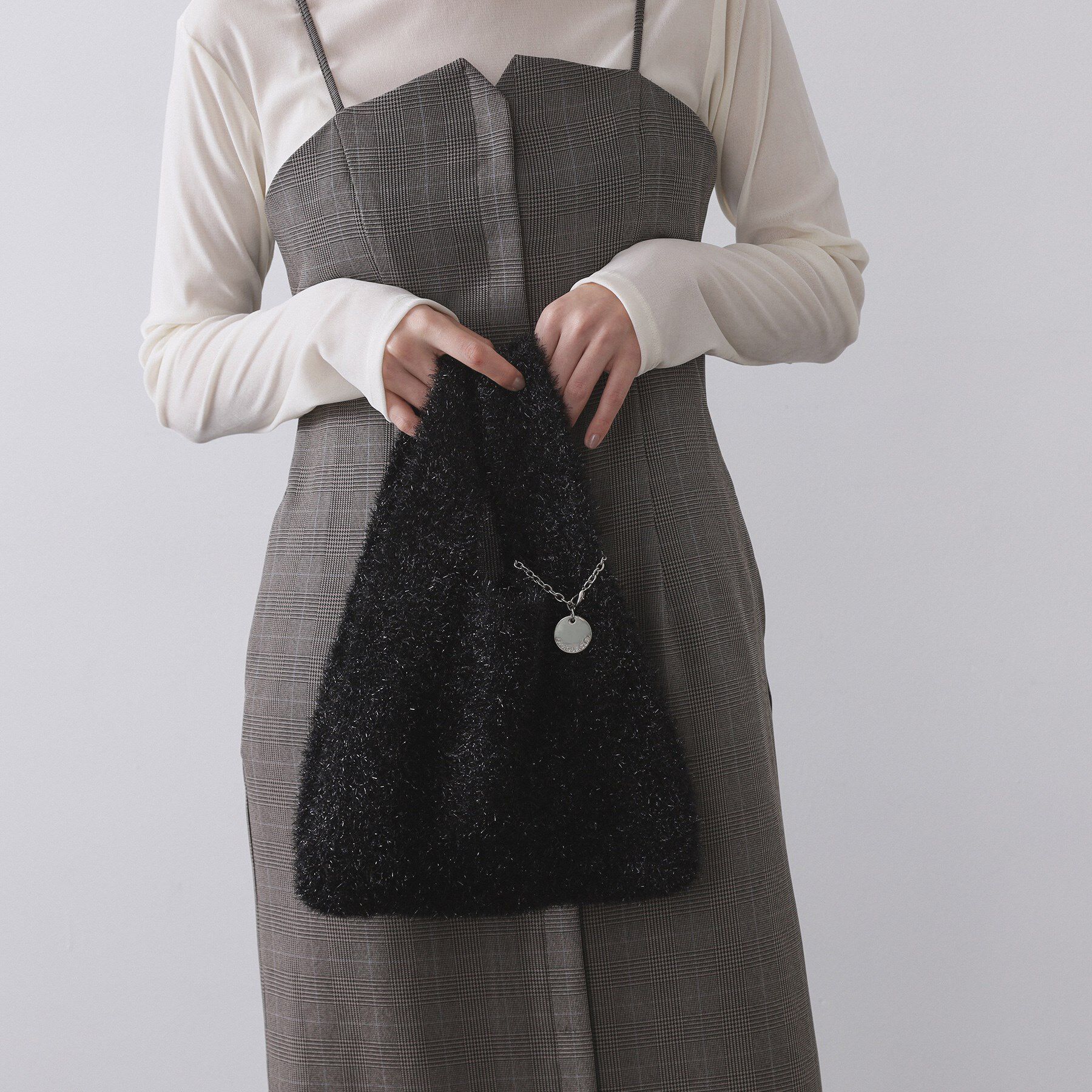 OPAQUE.CLIP「メタルチャーム付きラメニットバッグ」|トートバッグ|